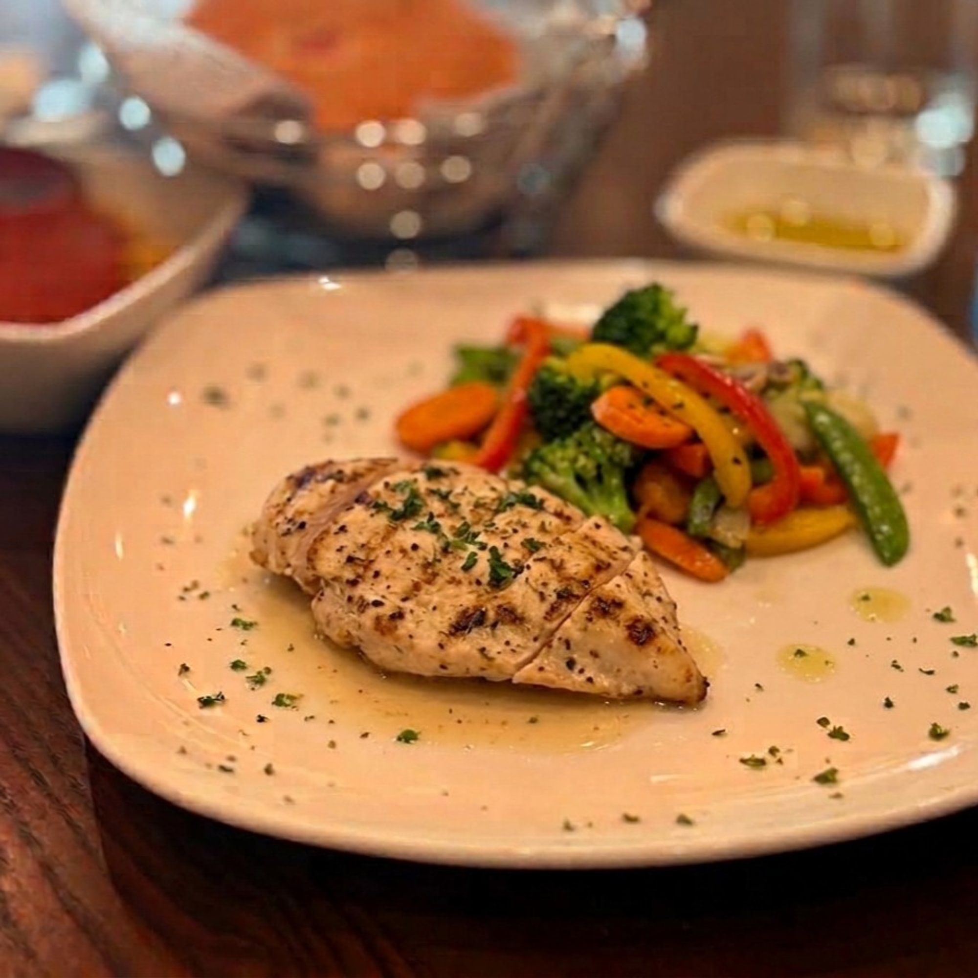 Kid's Grilled Chicken w/Veg