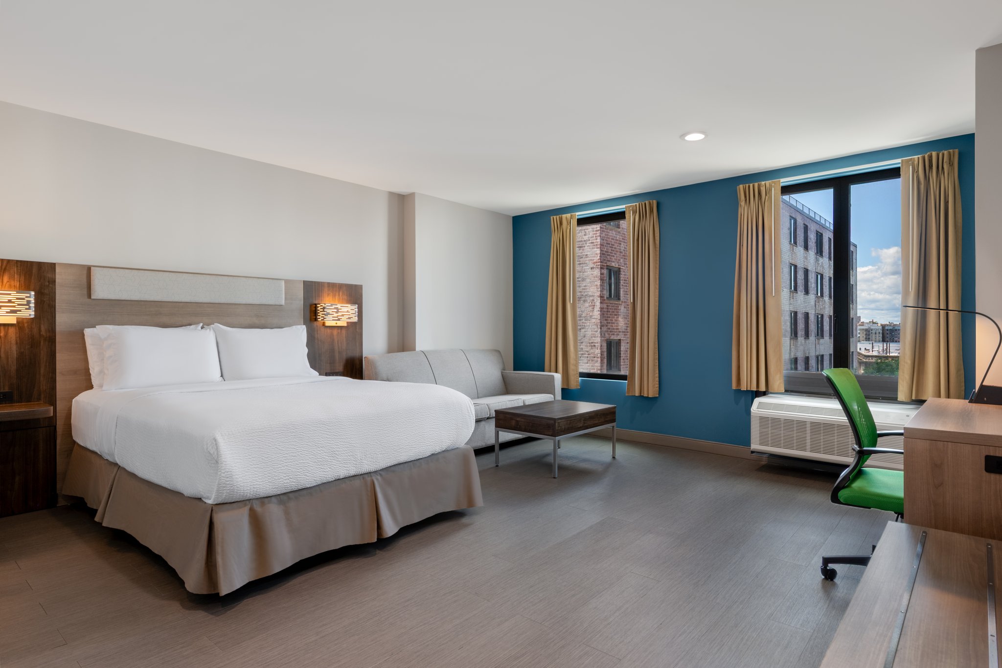 Holiday Inn Express & Suites Bronx - Zoo Area by IHG Image