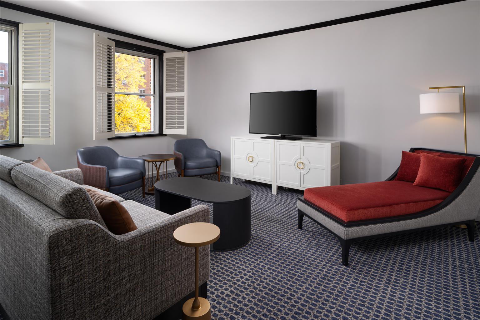 Hilton Orrington/Evanston Image