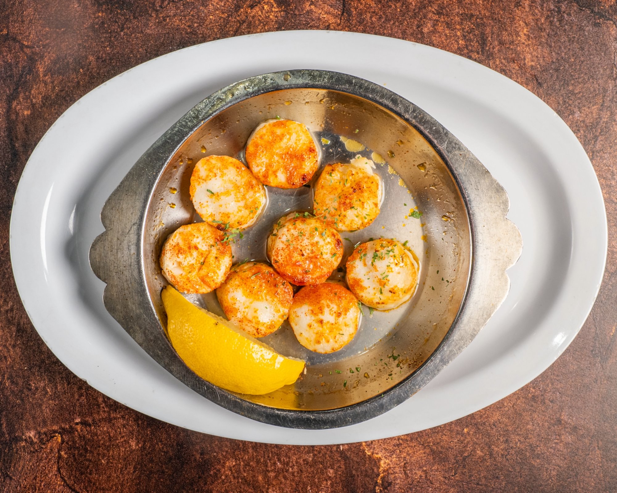 Broiled Scallops in Butter Lemon Sauce