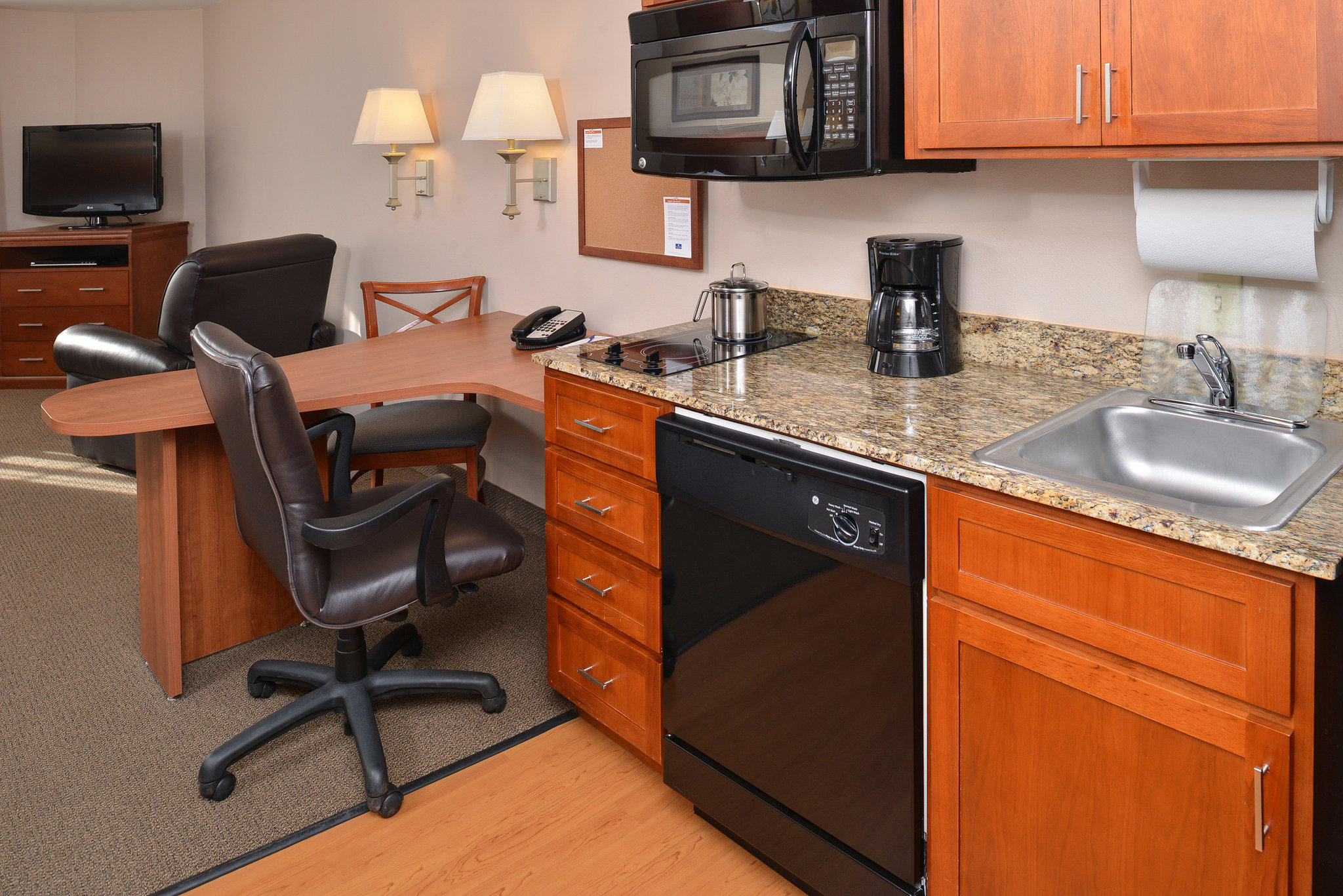 Candlewood Suites Williston Photo