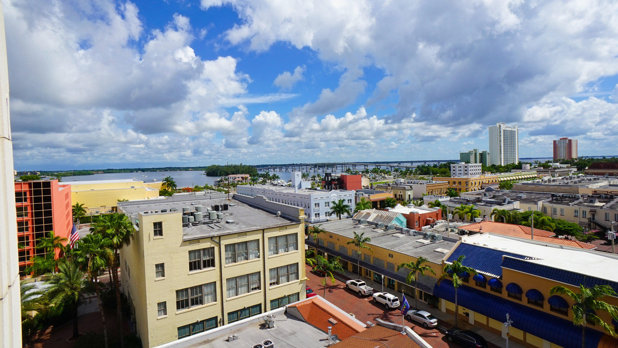 Hotel Indigo Ft Myers Dtwn River District Photo