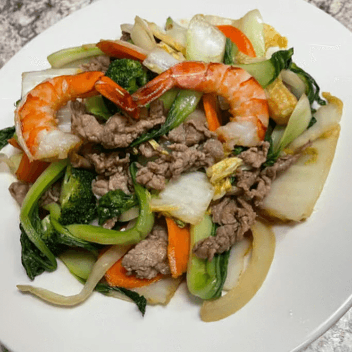 13. Mì Xào Tôm, Thịt - Shrimp & Beef With Egg Noodle