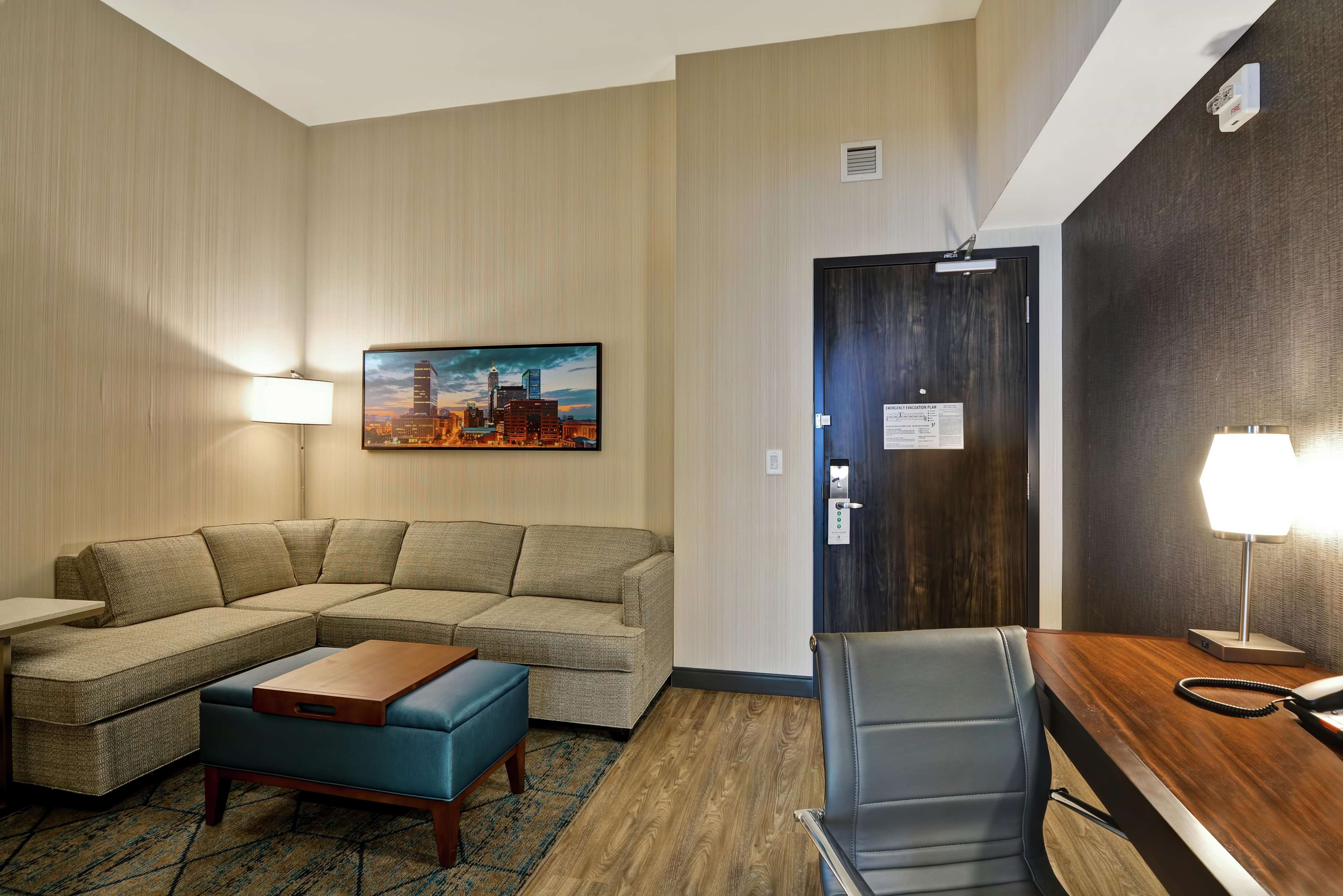Embassy Suites by Hilton Plainfield Indianapolis Airport Photo