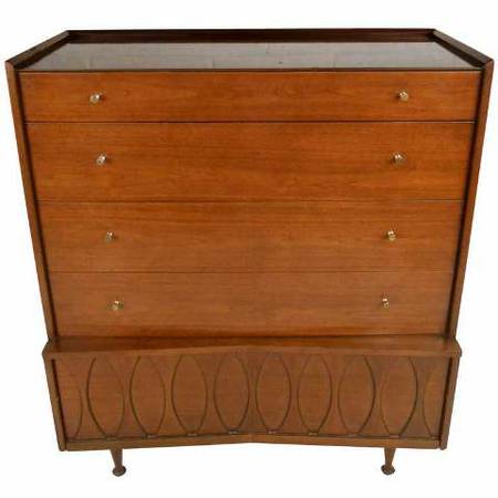 Marva's Place Furniture & Consignment Image
