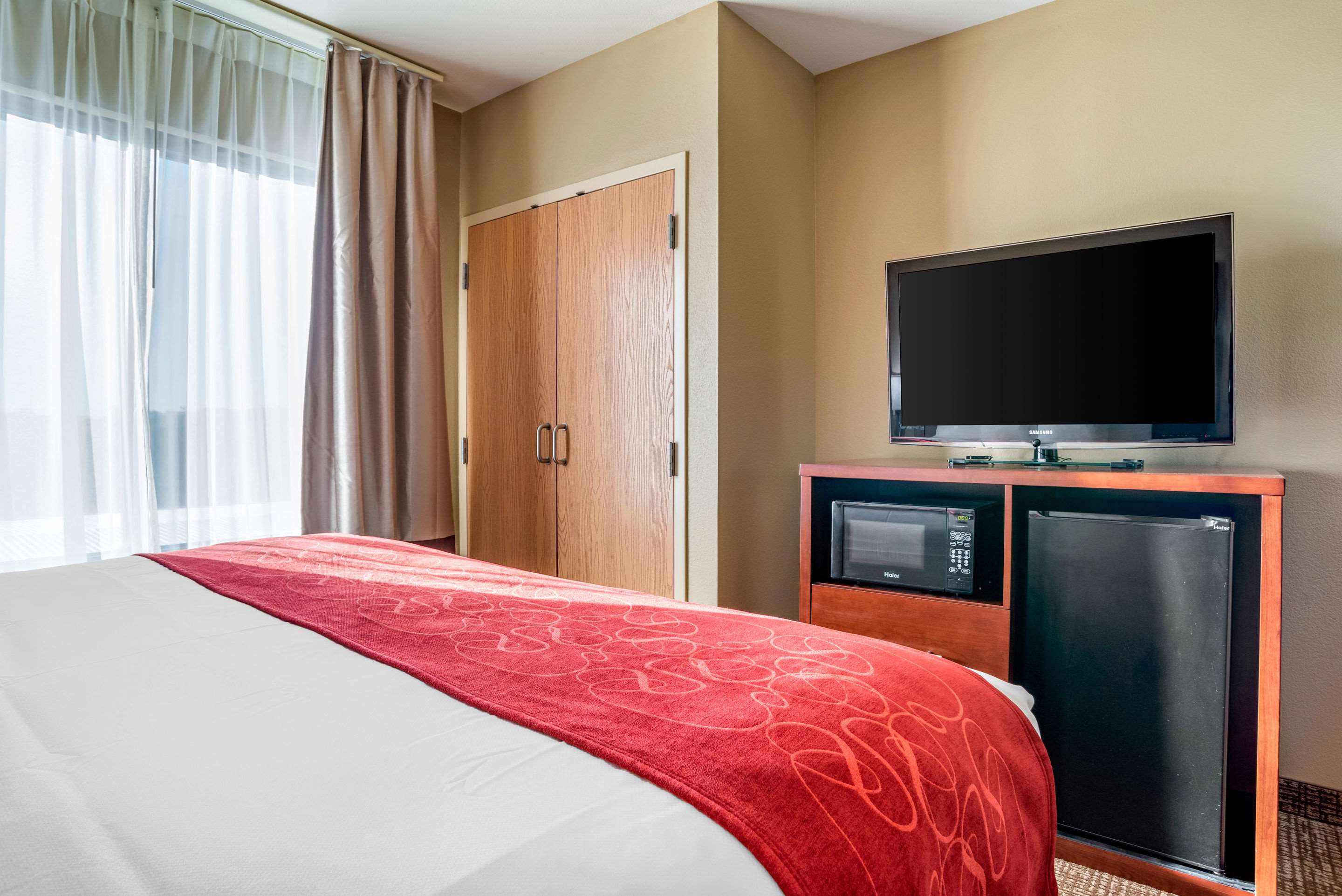 Comfort Suites Photo