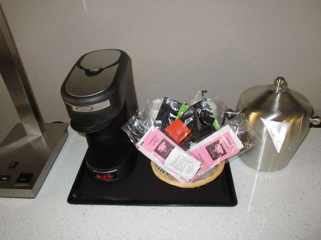 SureStay Plus by Best Western Point Richmond Image