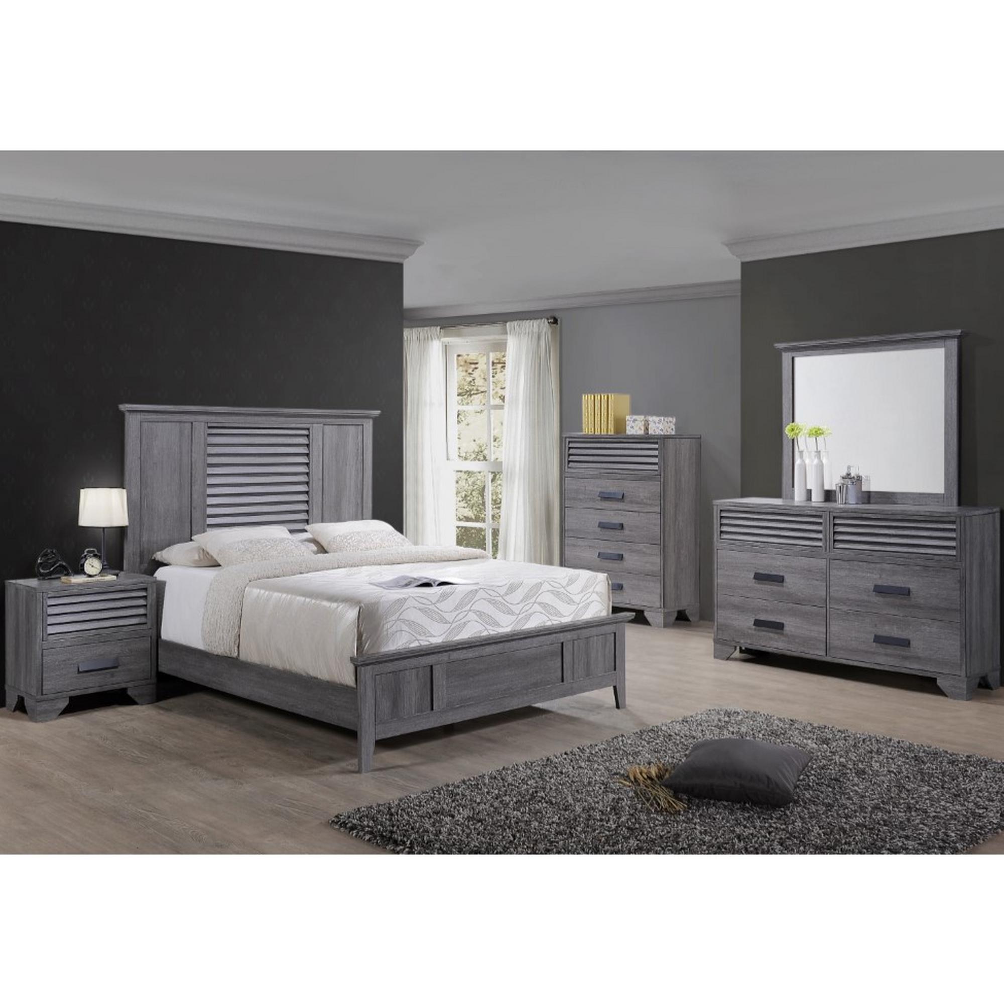 King Sarter Bed w/Chest, Dresser, Mirror, Nightstand