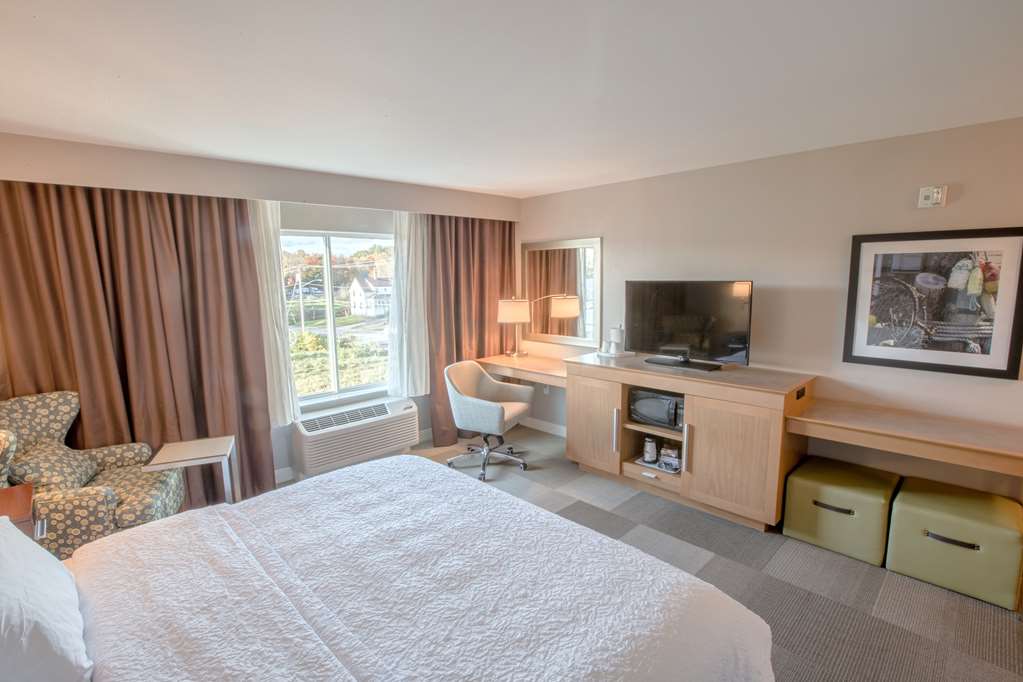 Hampton Inn Amesbury Image