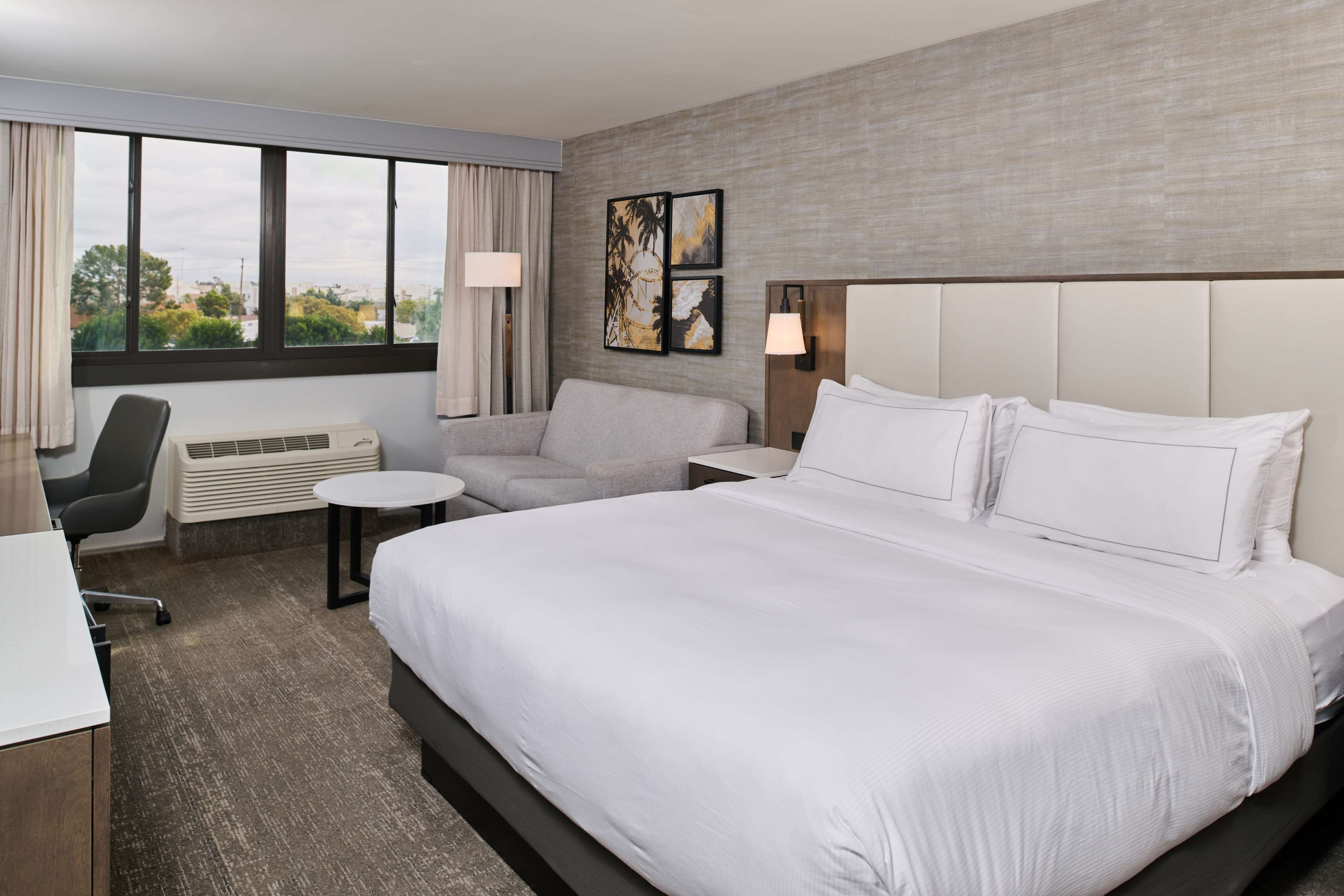 Guest room