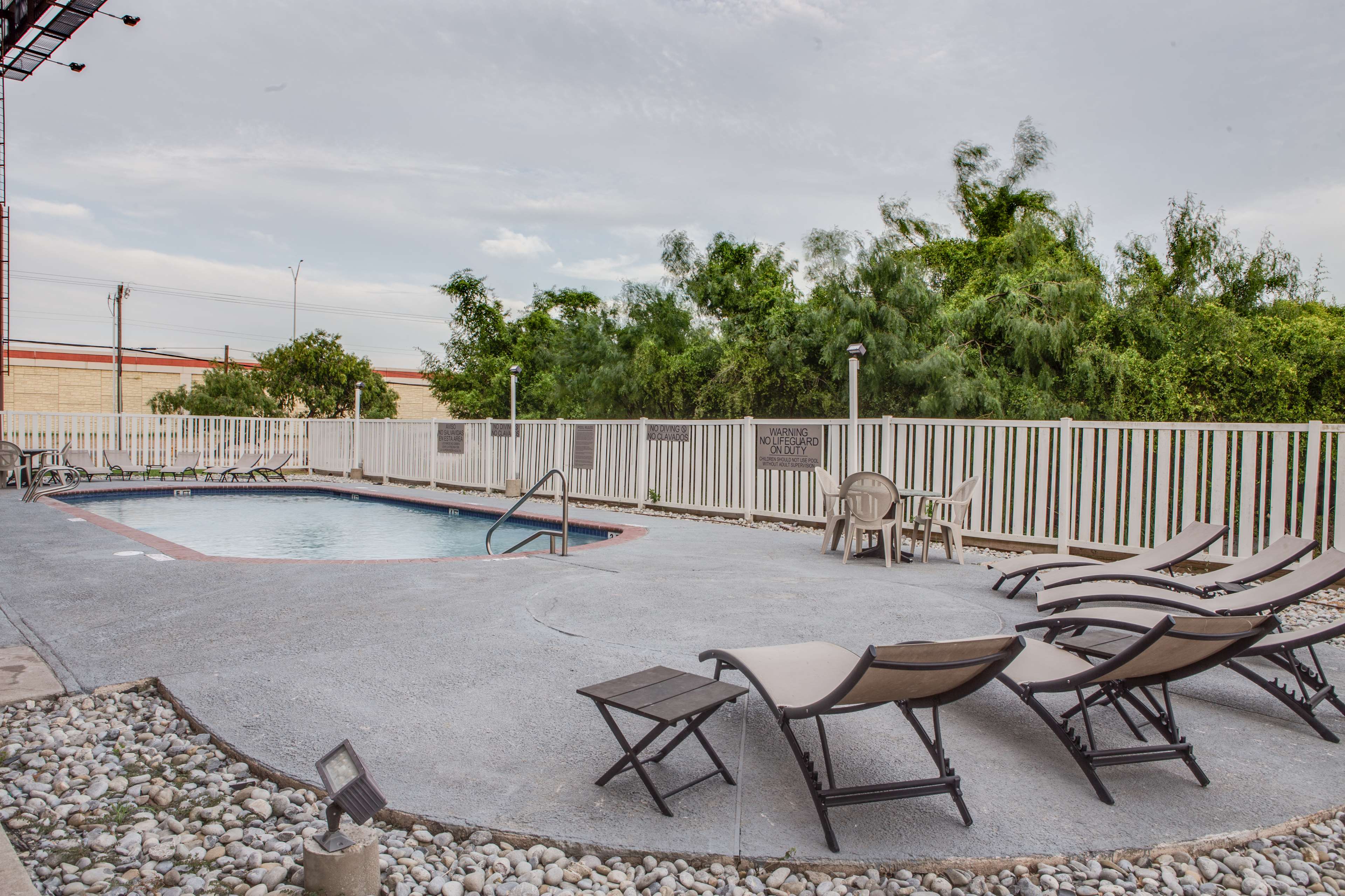 Country Inn & Suites by Radisson, Harlingen, TX Photo