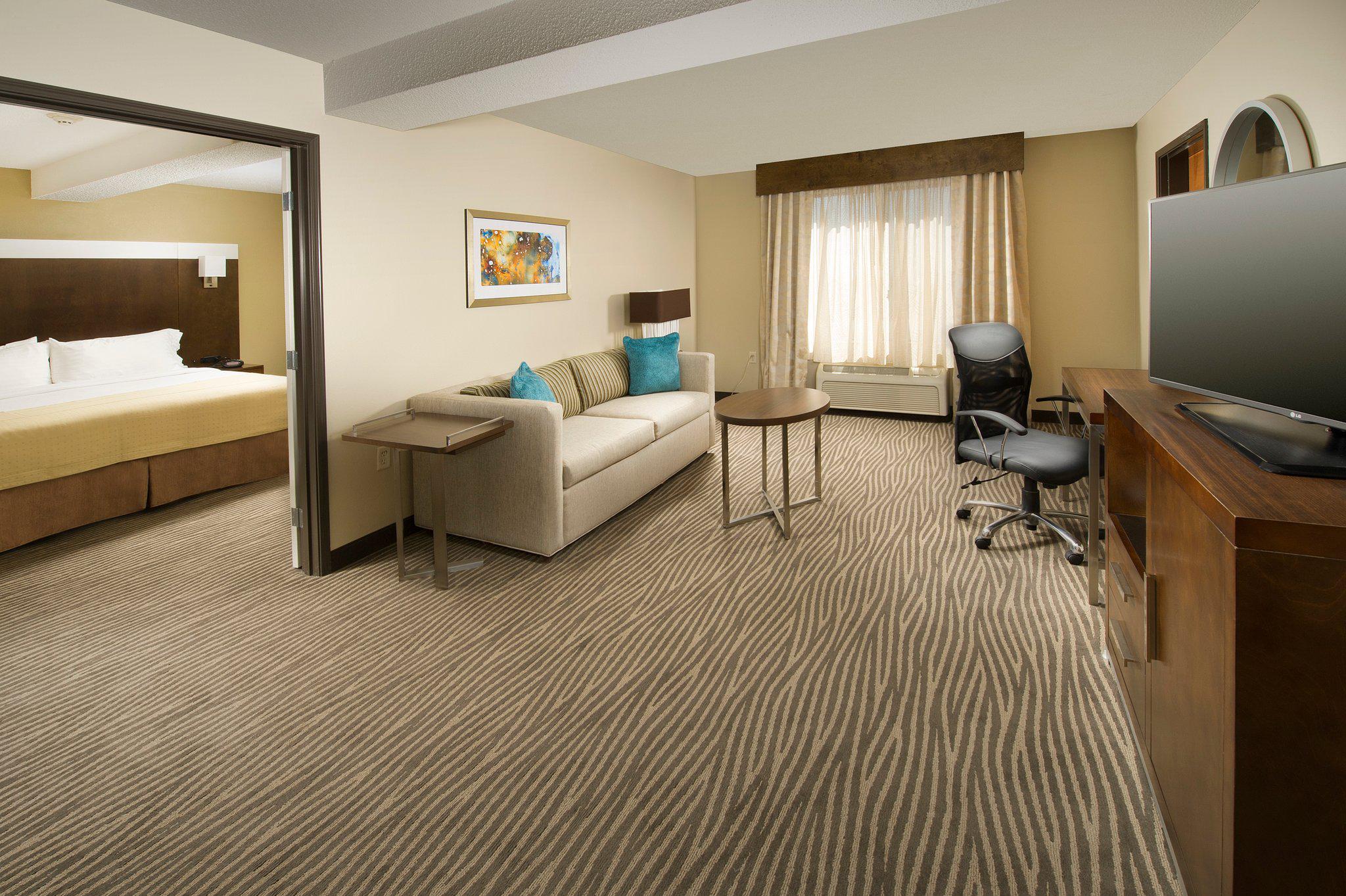 Holiday Inn El Paso Airport Photo