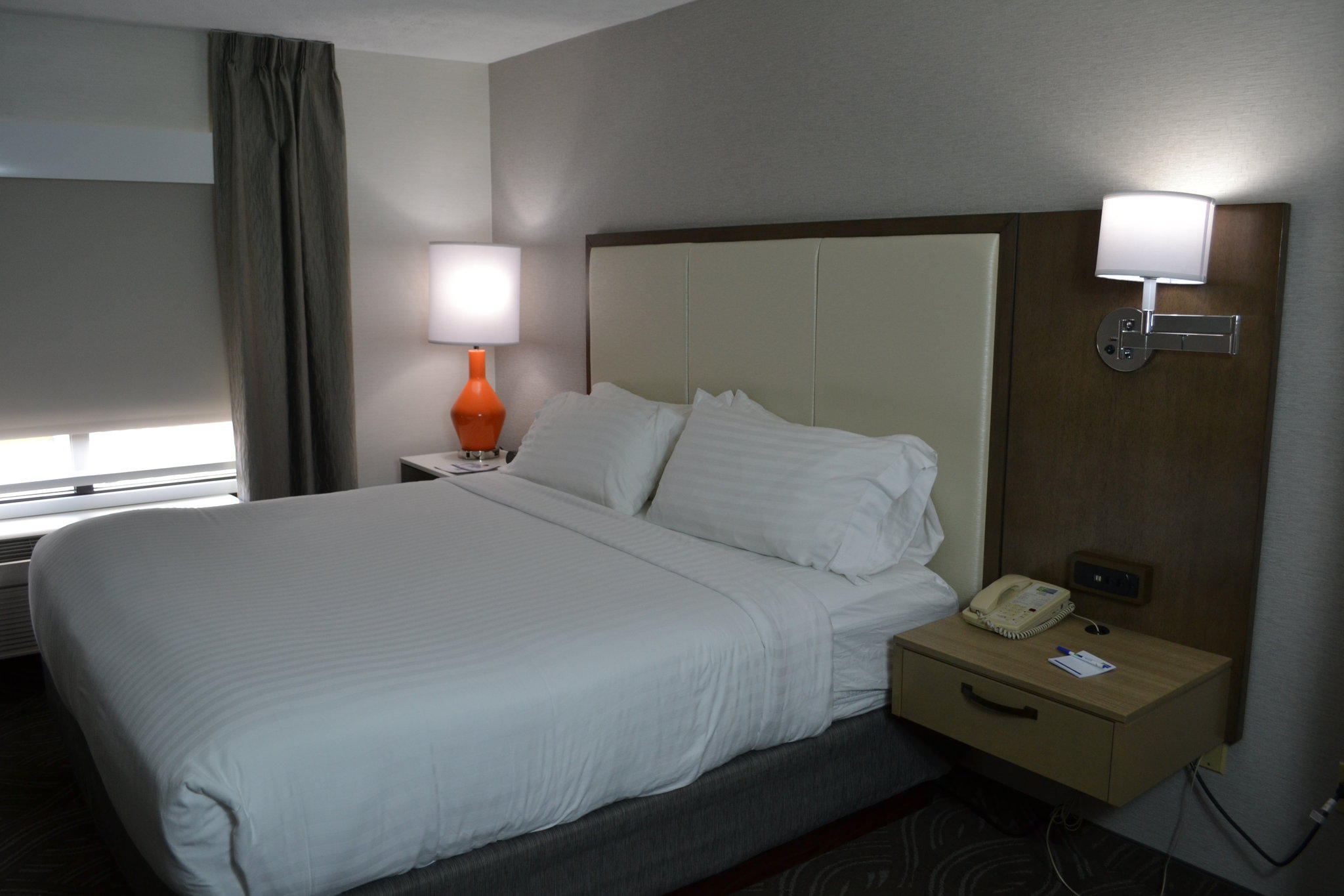 Holiday Inn Express & Suites Kent State University Photo