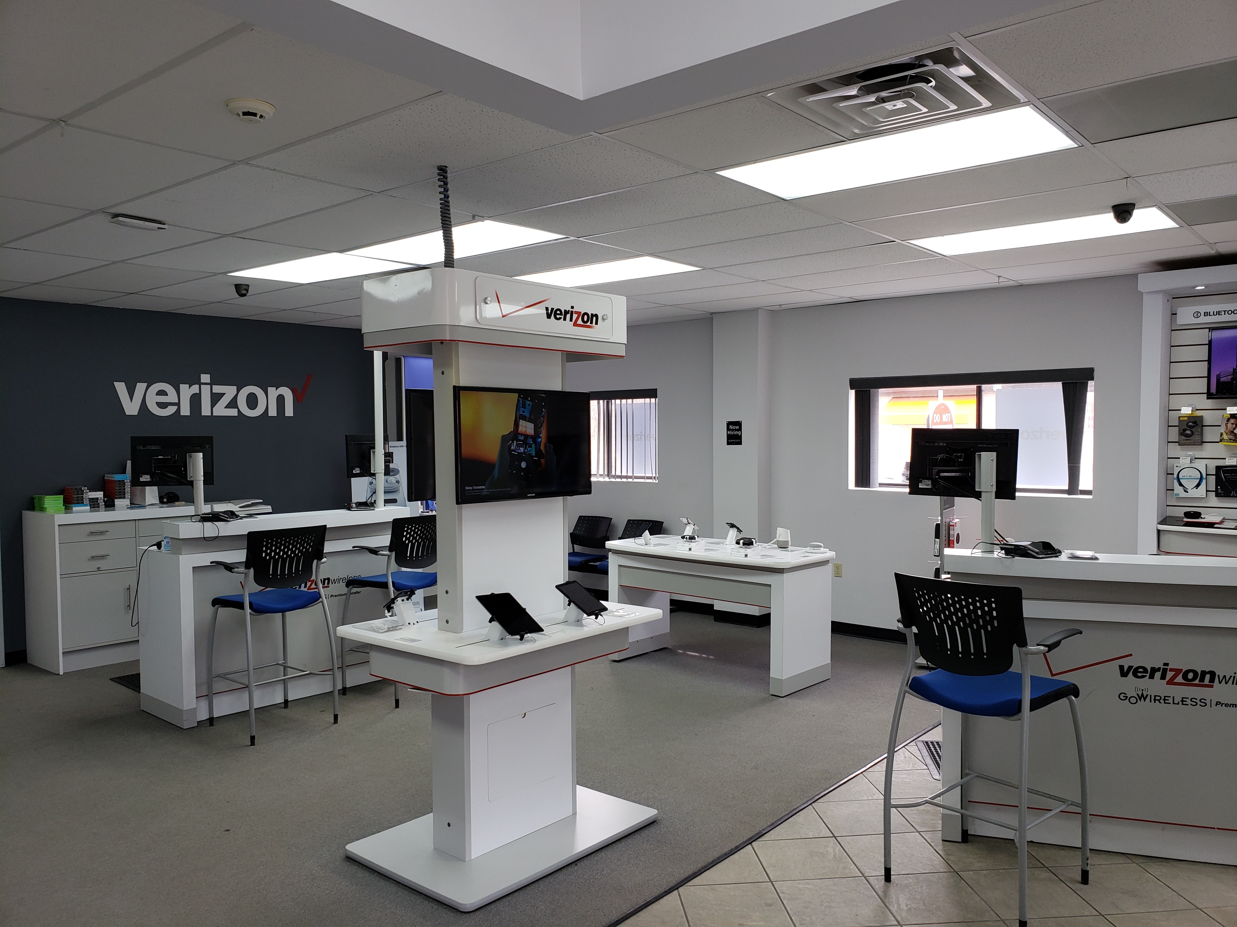 Verizon Authorized Retailer – GoWireless Photo