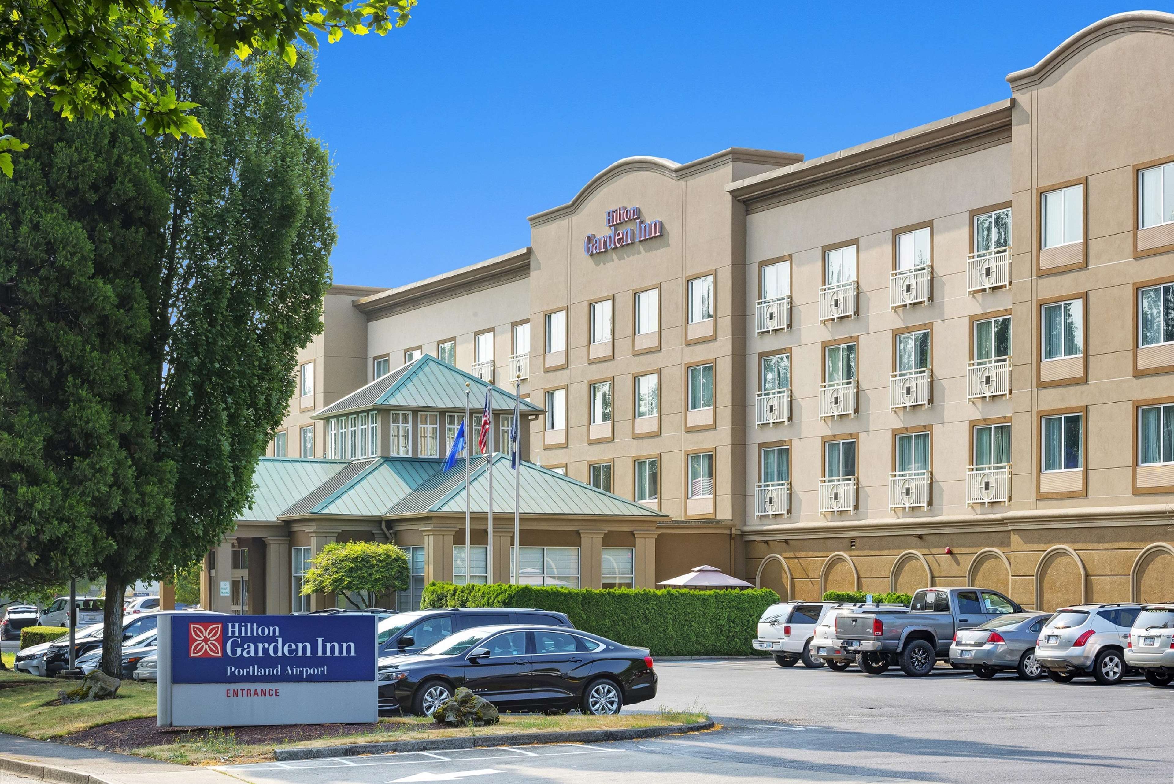 Hilton Garden Inn Portland Airport Photo