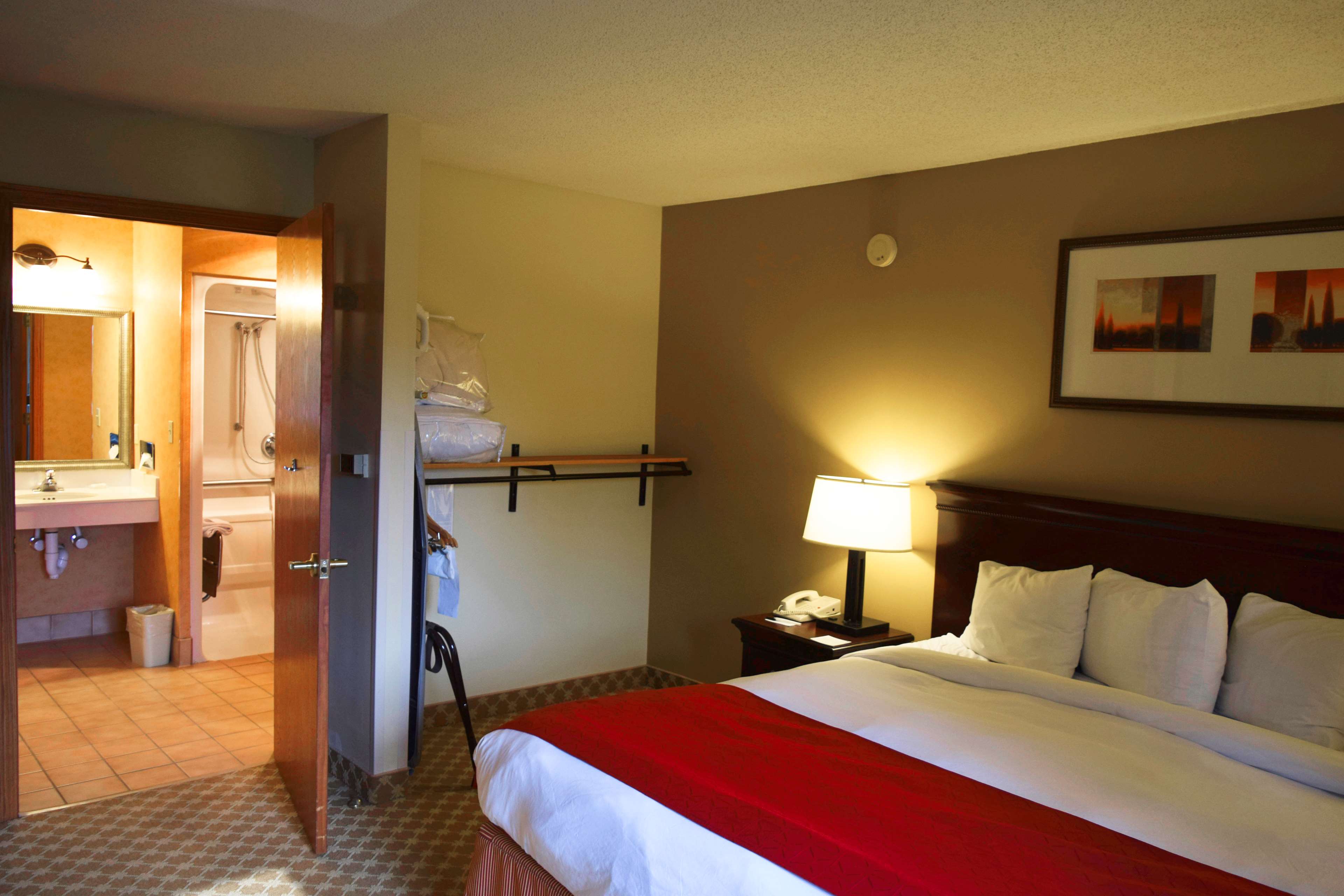 Country Inn & Suites by Radisson, Lincoln North Hotel and Conference Center, NE Photo