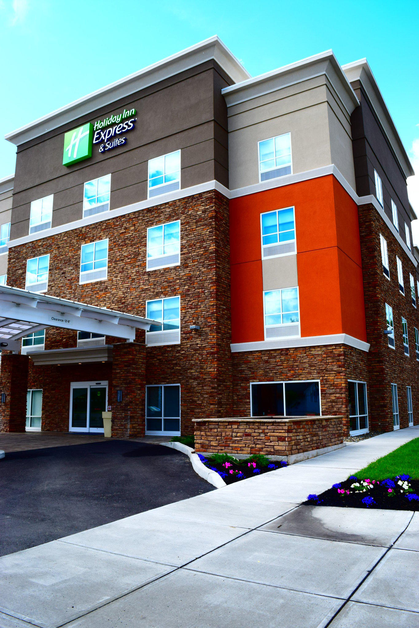 Holiday Inn Express & Suites Ithaca Photo