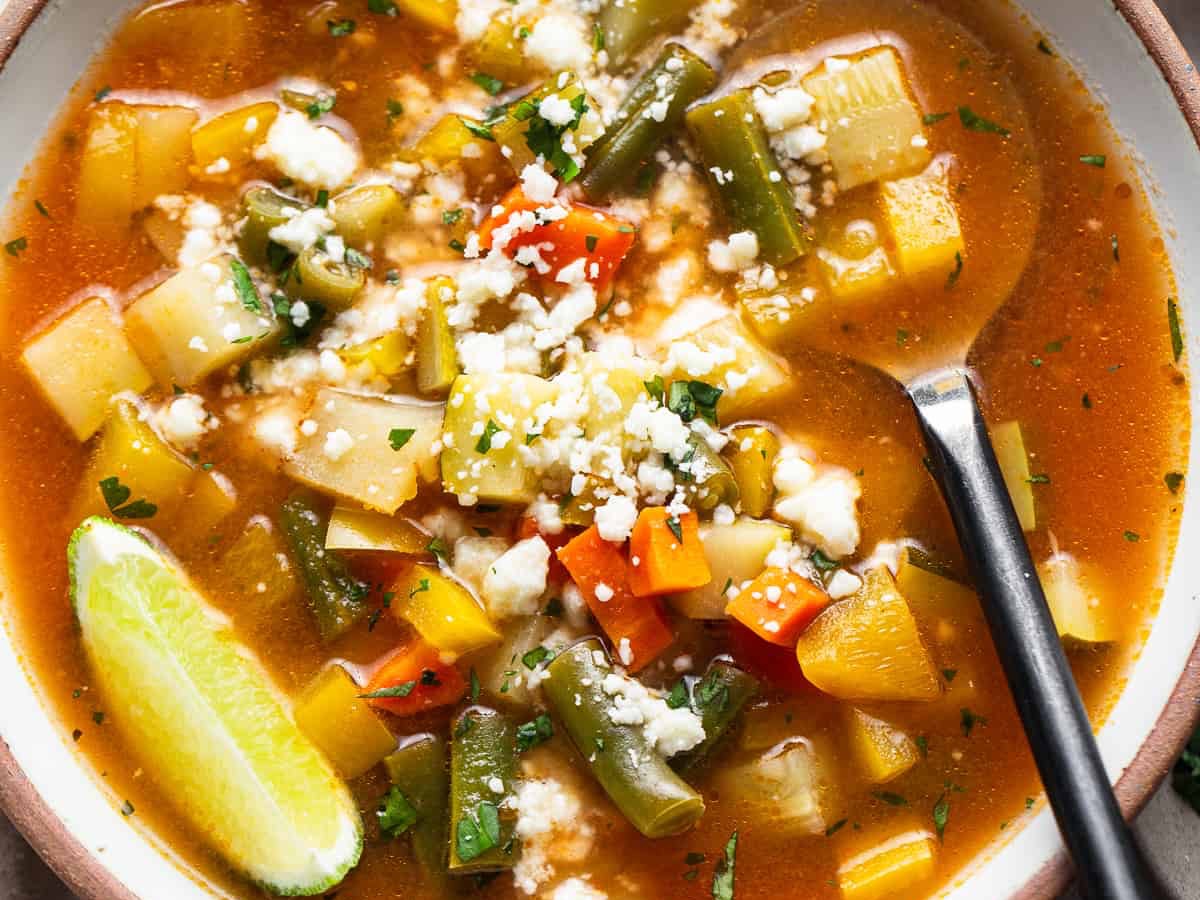 MEXICAN STLYE VEGGIE SOUP