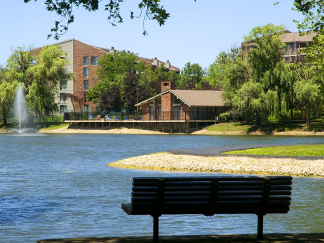 Lake+House Apartments Photo