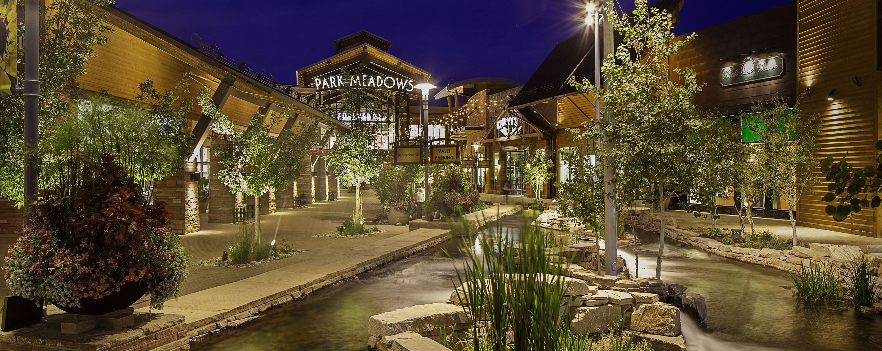 Pictures of Park Meadows Mall at Christmas