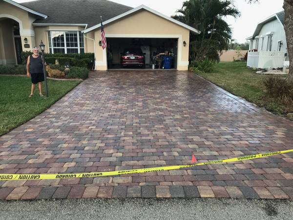 Paradise Roof Cleaning, Power Washing, Paver Sealing LLC Photo