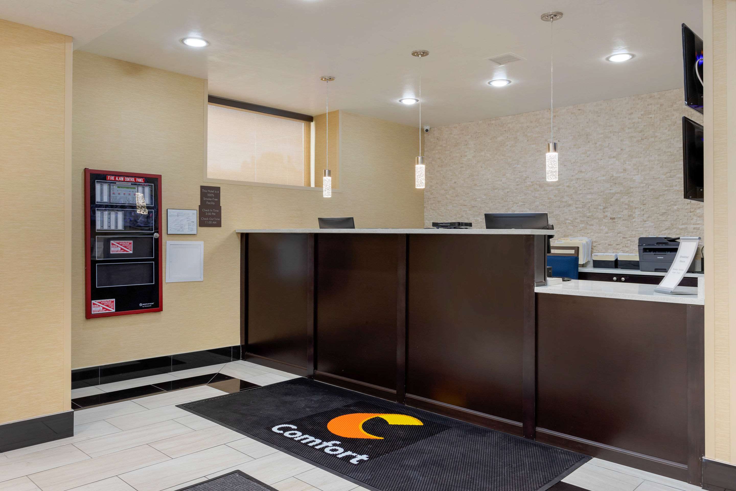 Comfort Inn & Suites Near Jfk Air Train Photo