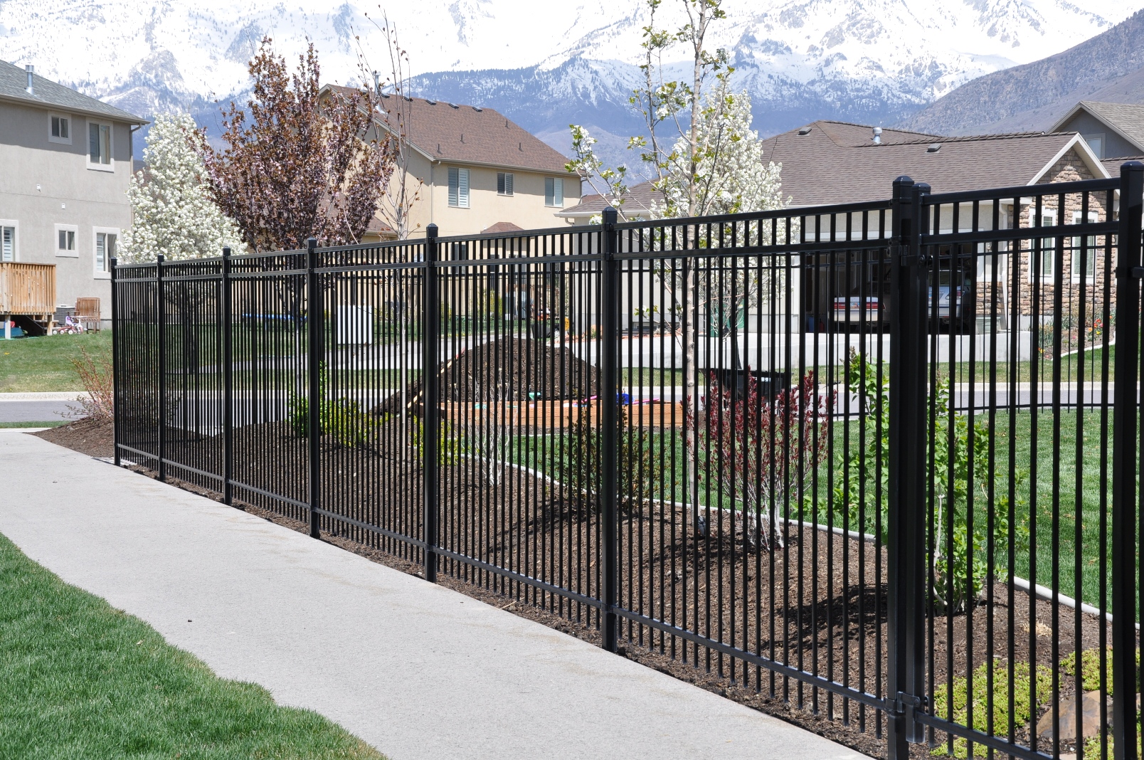 Crown Vinyl Fence Inc. Photo