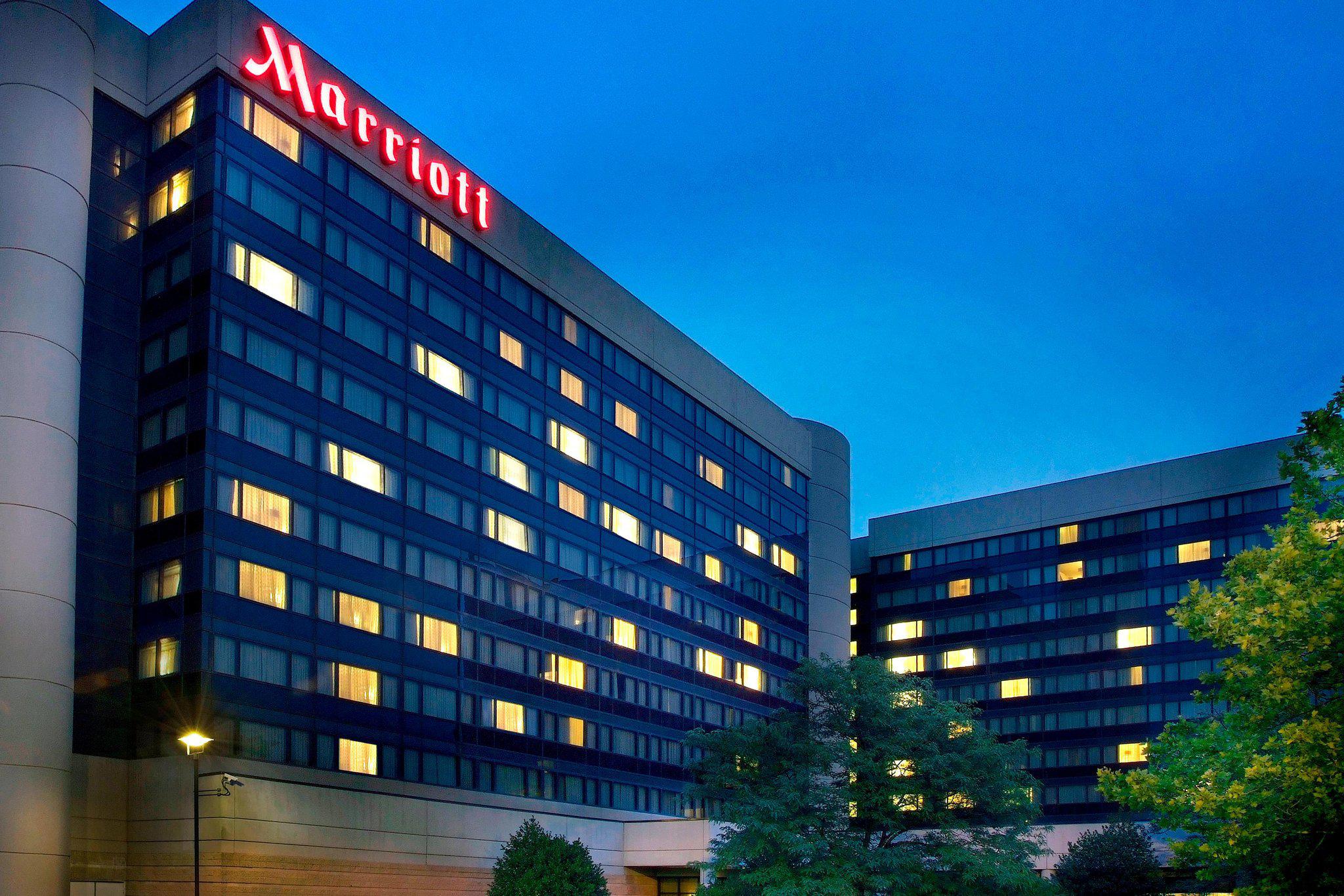 Newark Liberty International Airport Marriott Photo