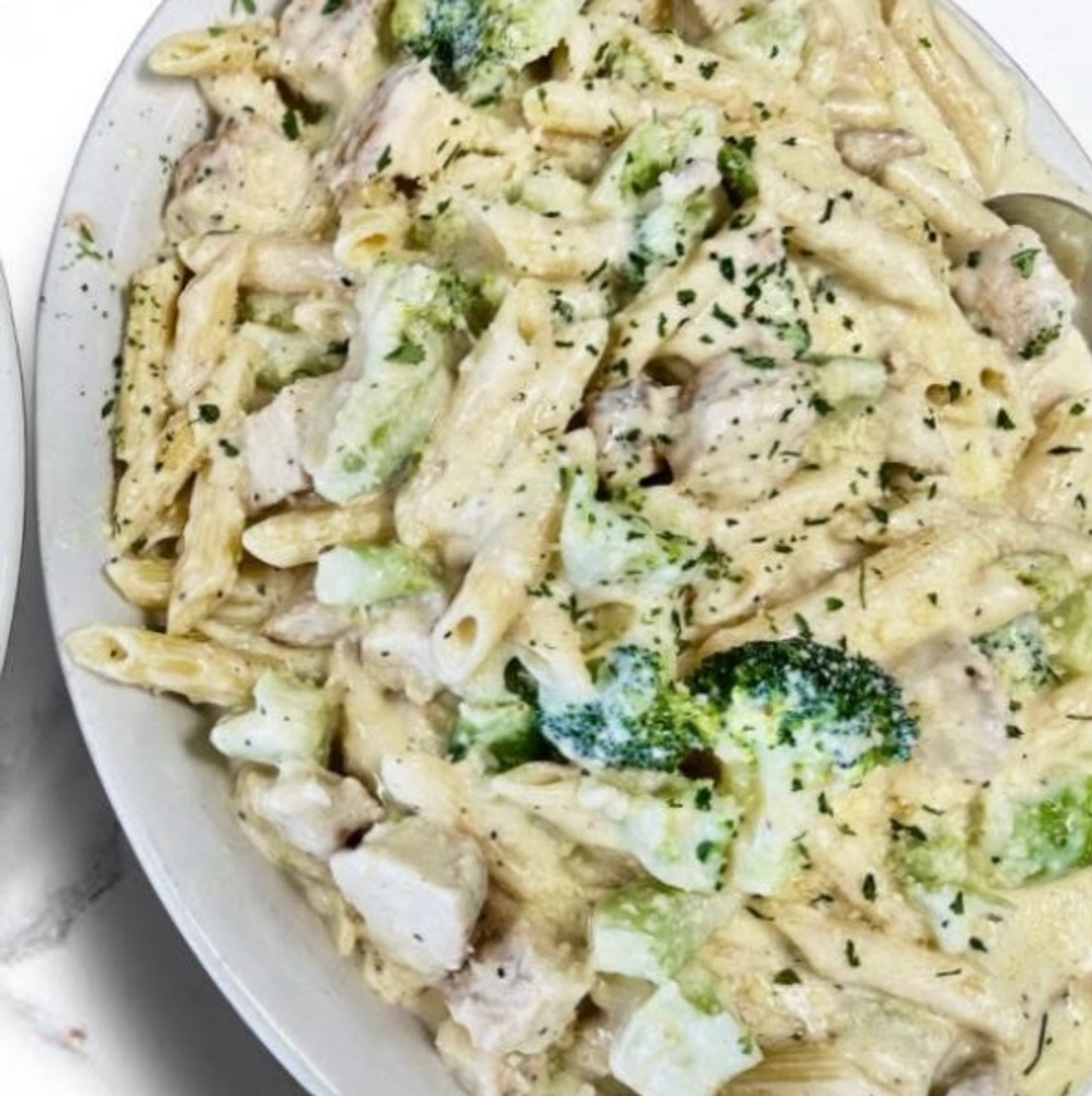 Chicken Alfredo with Broccoli Pasta