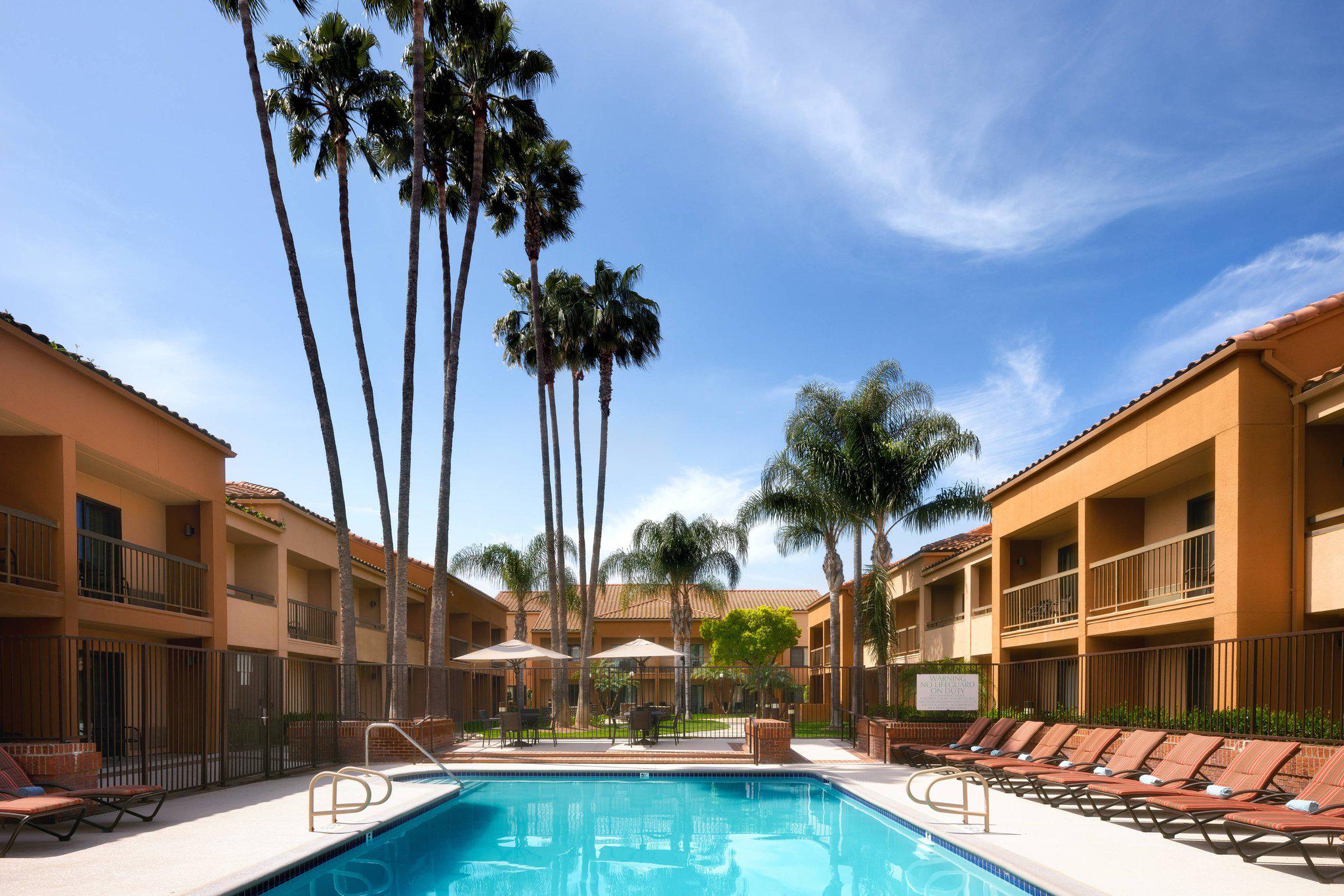 Courtyard by Marriott Anaheim Buena Park Photo