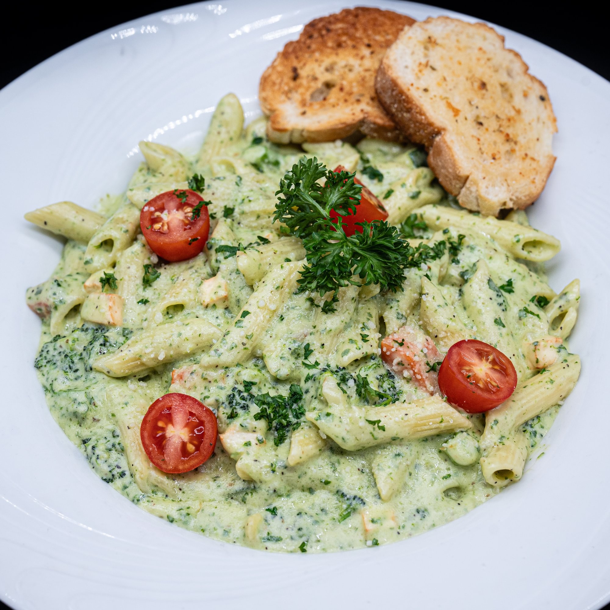 Paneer Veg Creamy Pesto Pasta