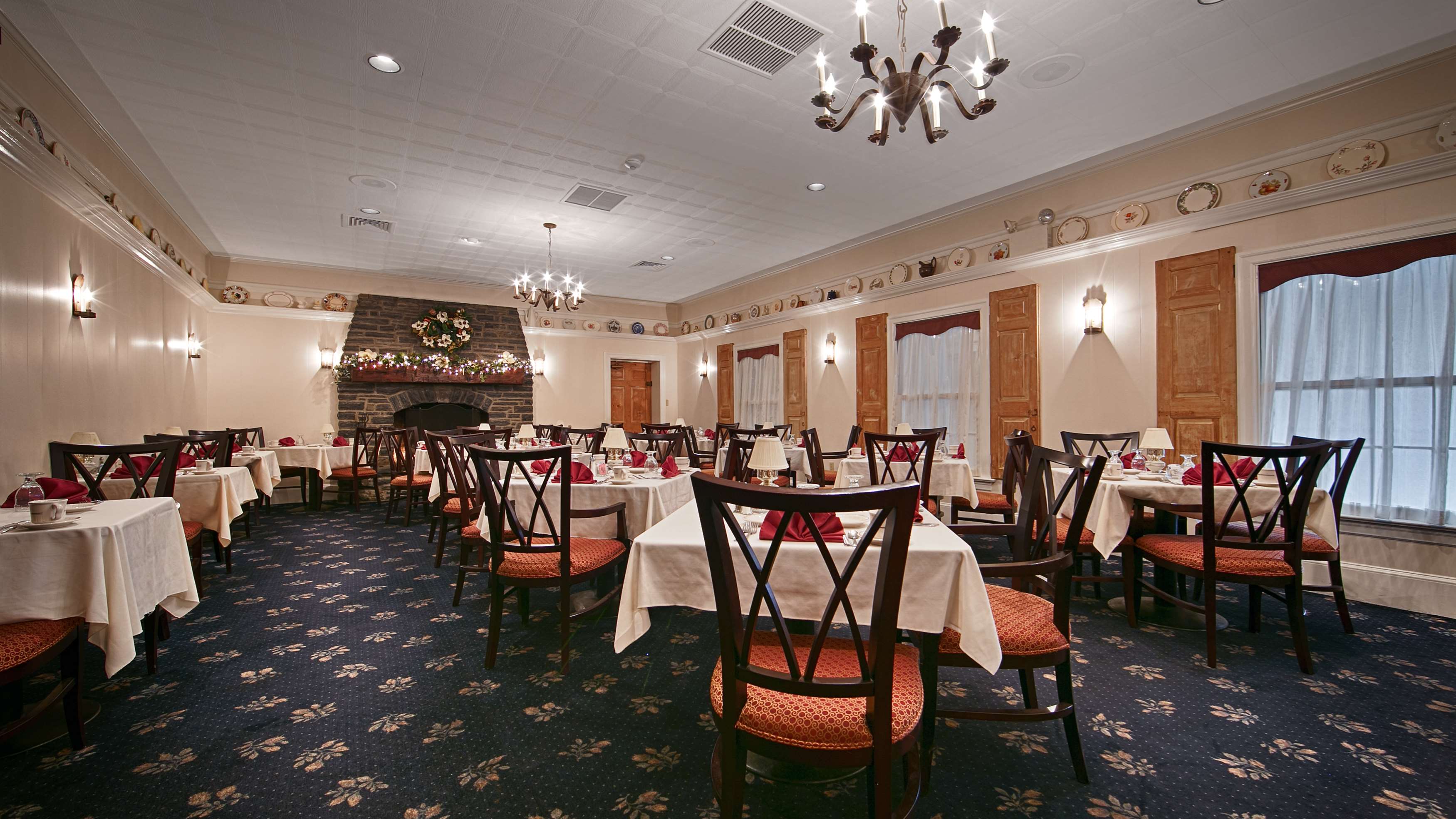 Best Western Plus Revere Inn & Suites Photo