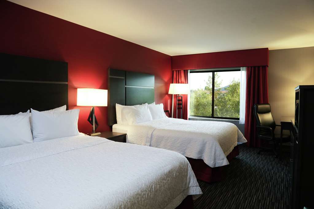 Hampton Inn & Suites Temecula Image