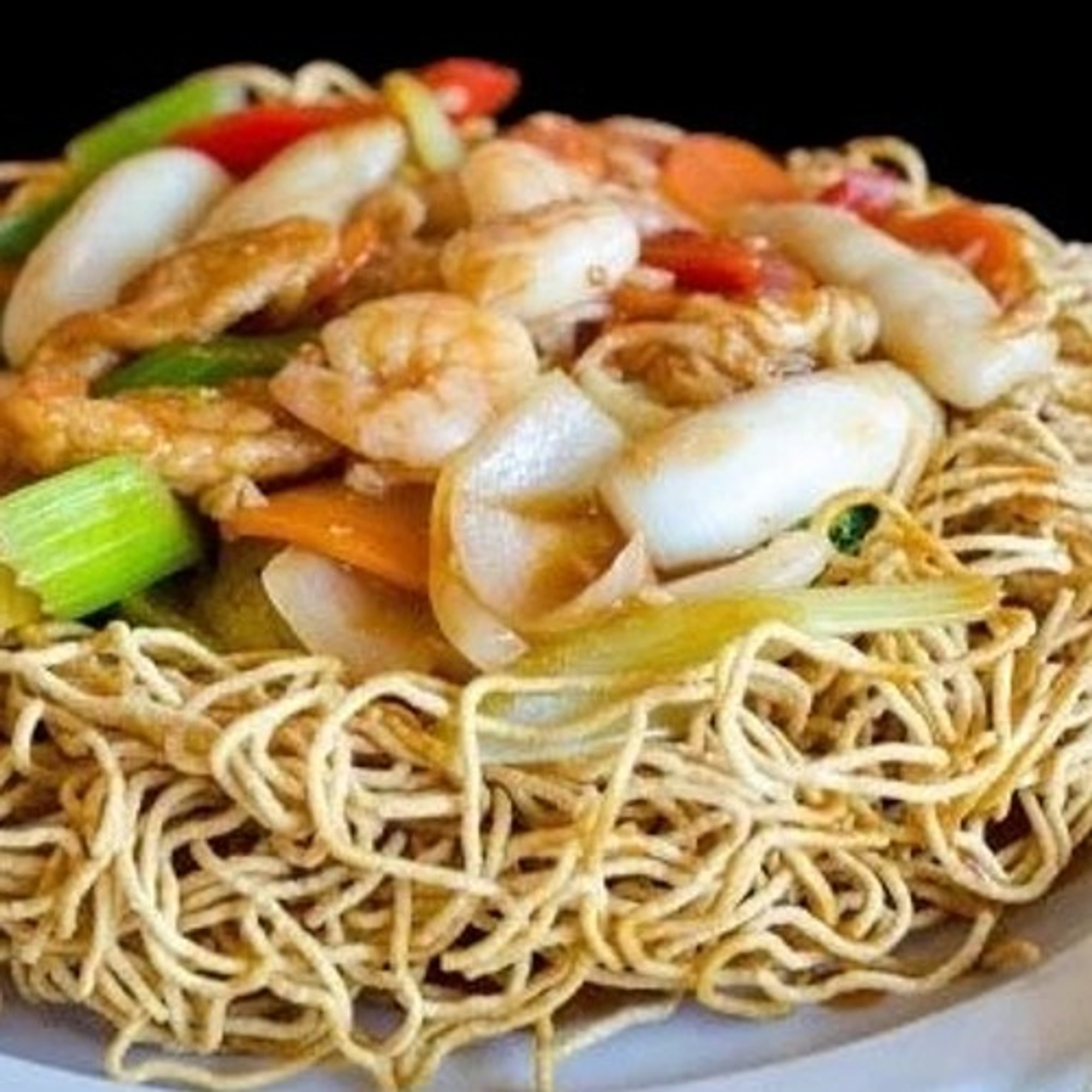 Mì Xào Mềm Hải Sản/ Bò / Stir Fried Egg Noodle with Choice of Seafood or Beef & Veggies