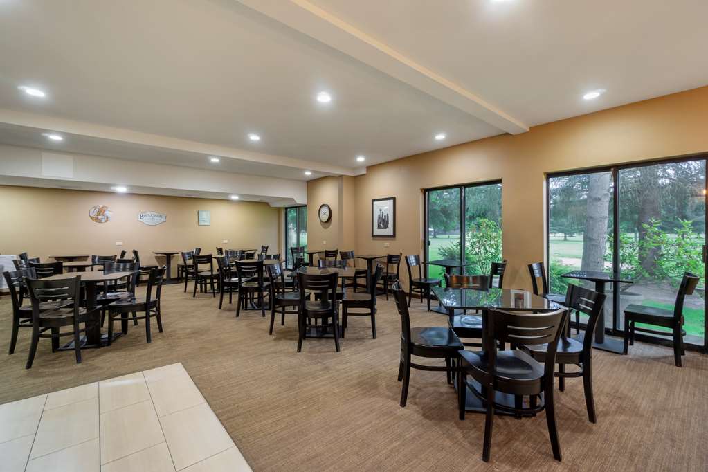 Best Western Plus Plaza by the Green Image