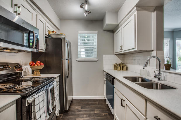 Images Weston Medical Center Apartments