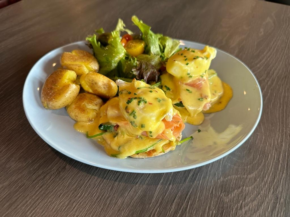 Smoked Salmon Eggs Benedict