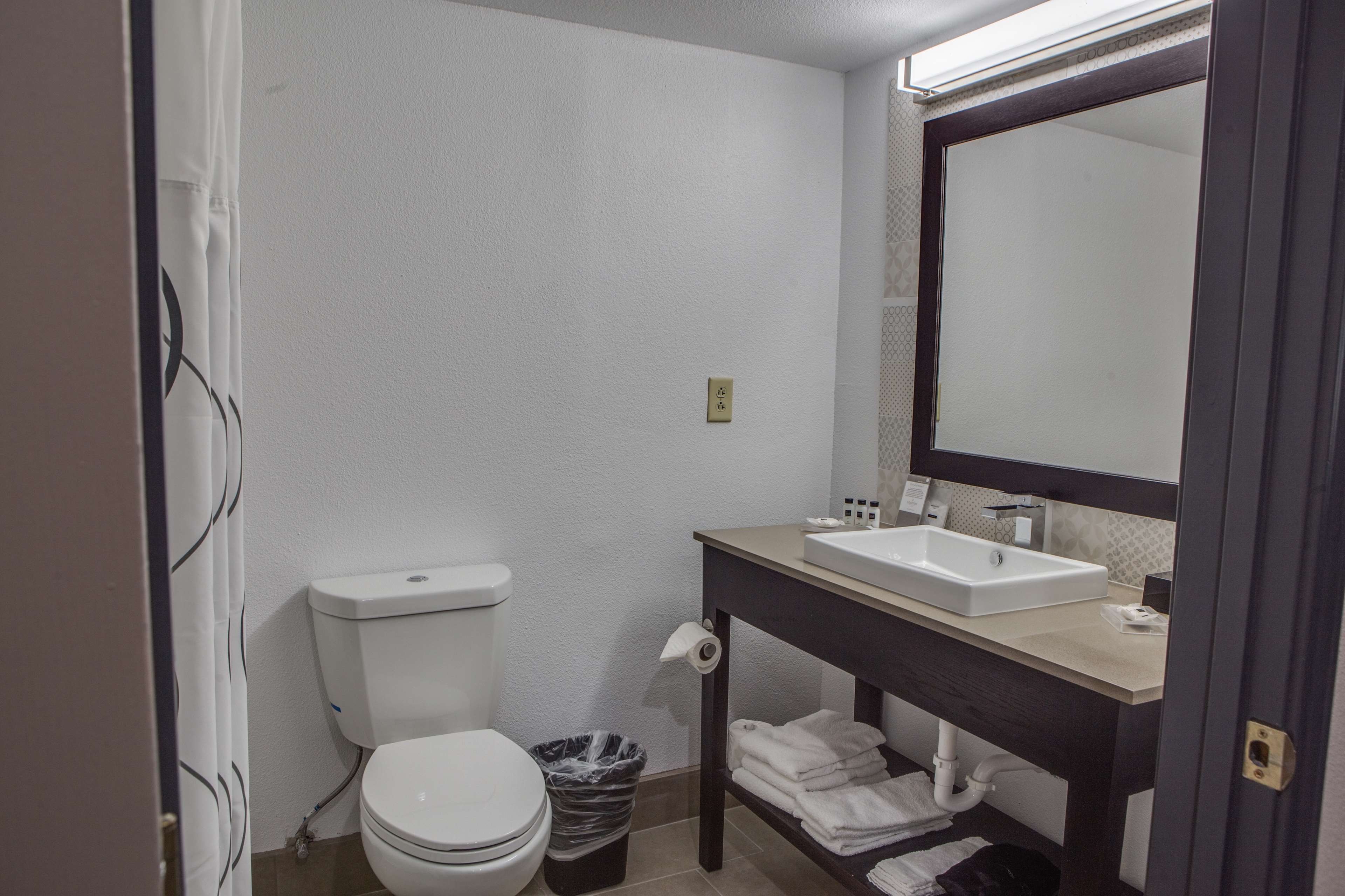 Country Inn & Suites by Radisson, Harlingen, TX Photo