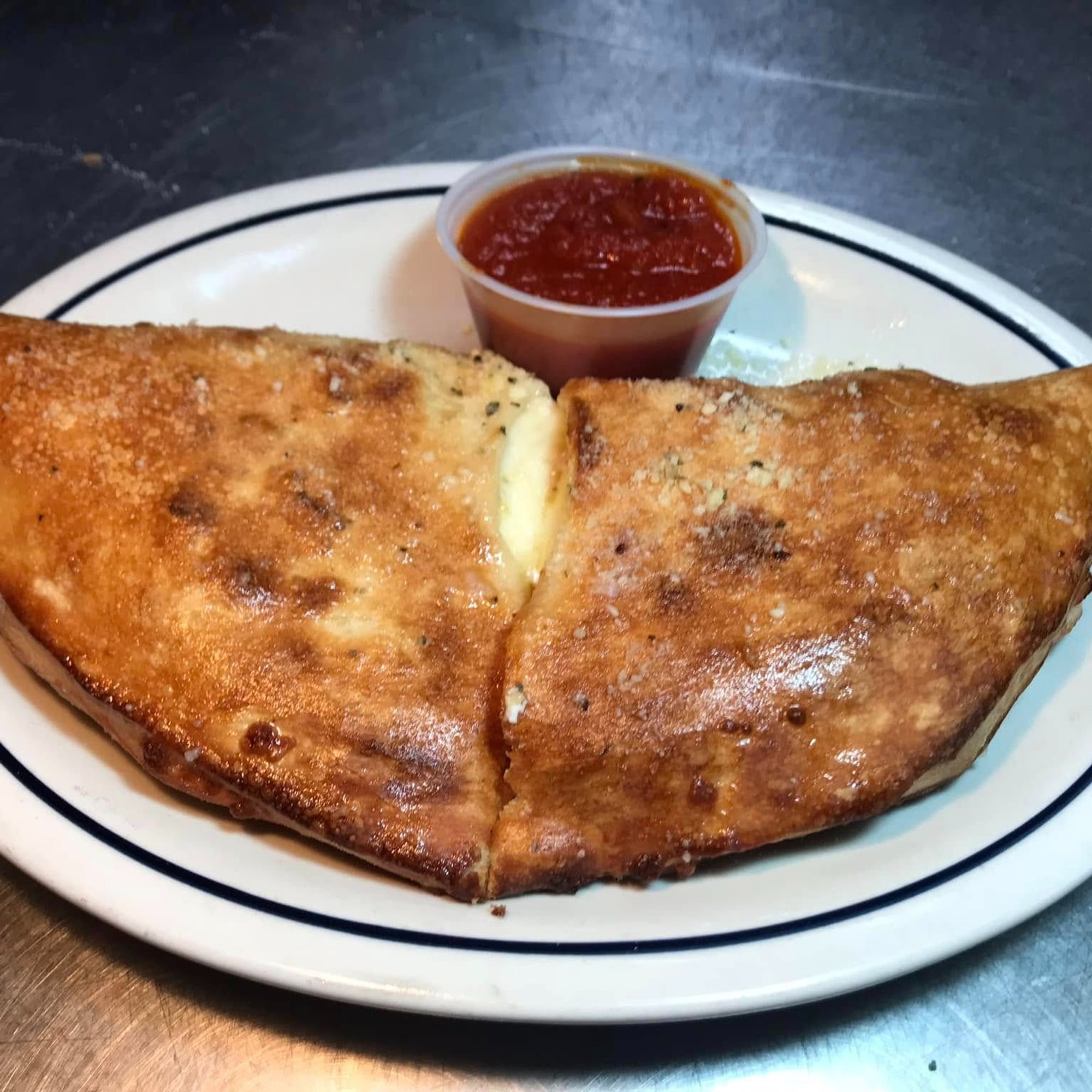 SM) REGULAR CALZONE & DRINK