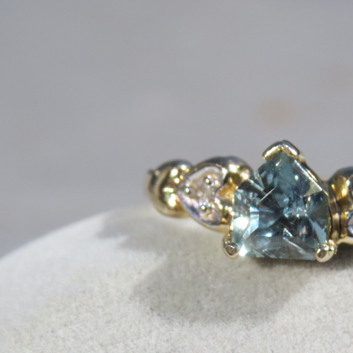 Gemstone Jeweler Image