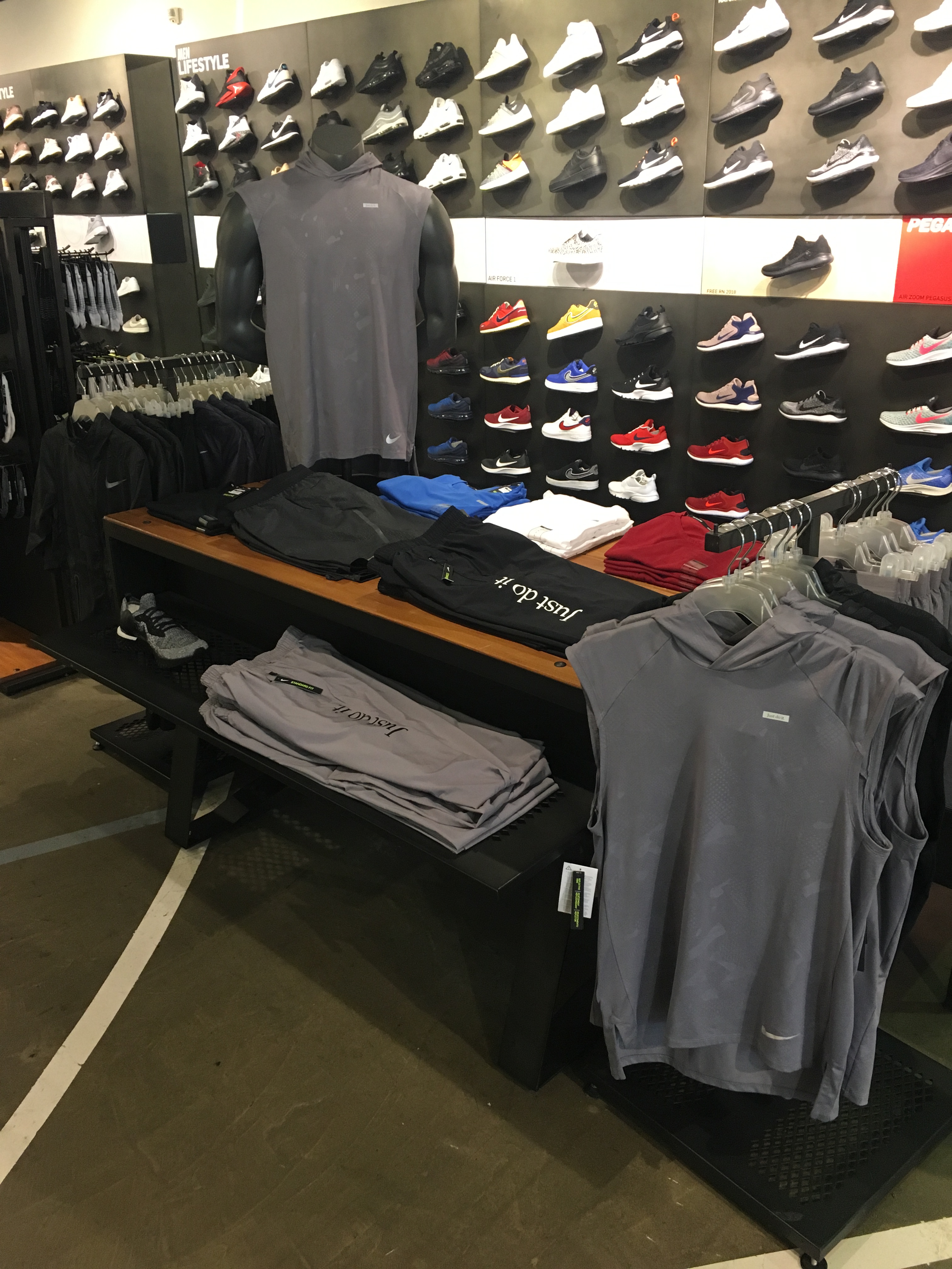 armario Guarda la ropa Firmar Nike Factory Store Valencia | Ropa De Deporte Páginas Amarillas
