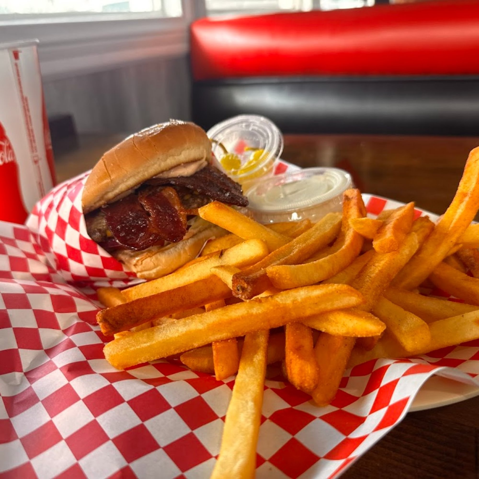 Famous Point Cheeseburger