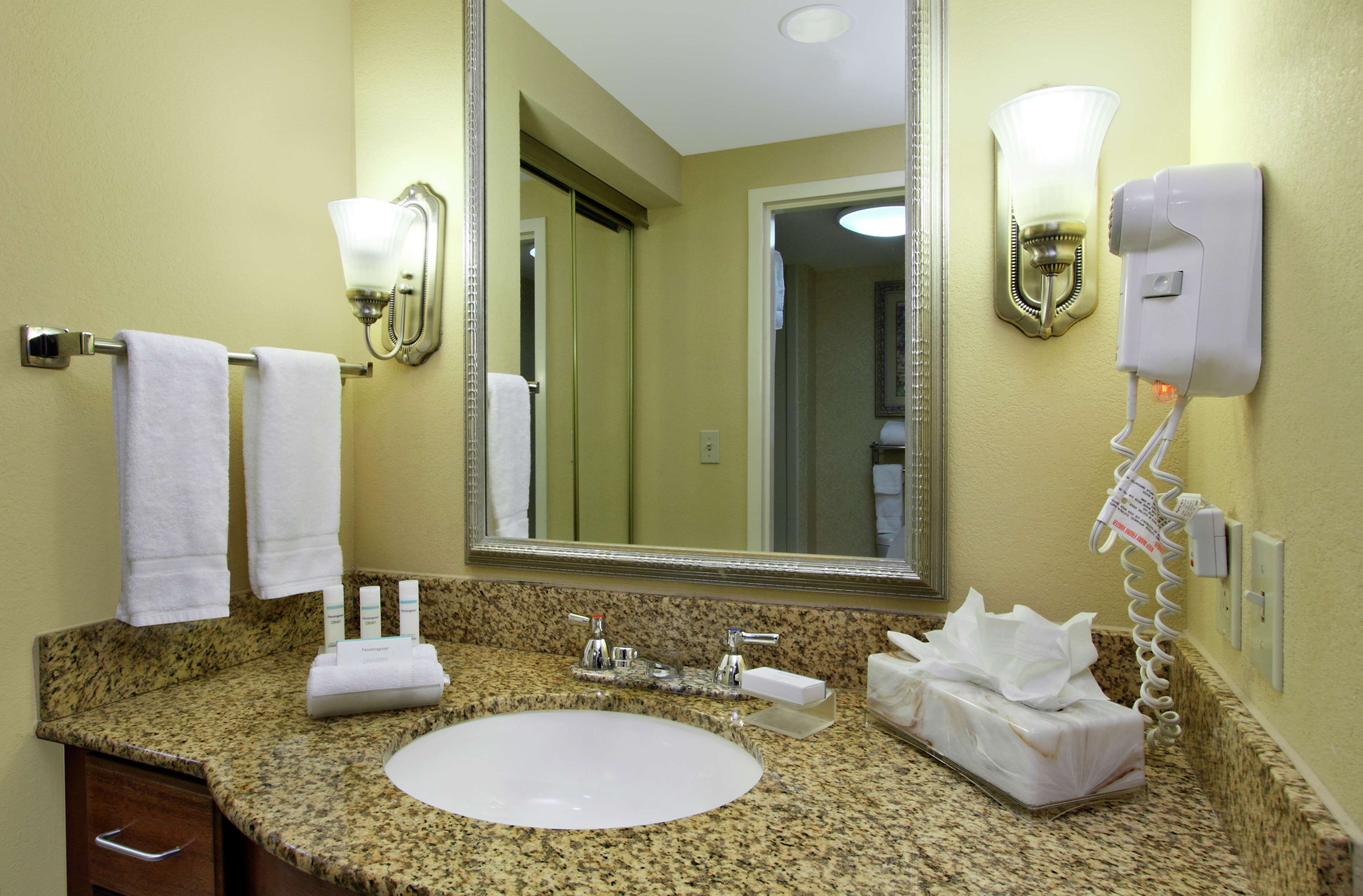 Homewood Suites by Hilton Chesapeake-Greenbrier Photo