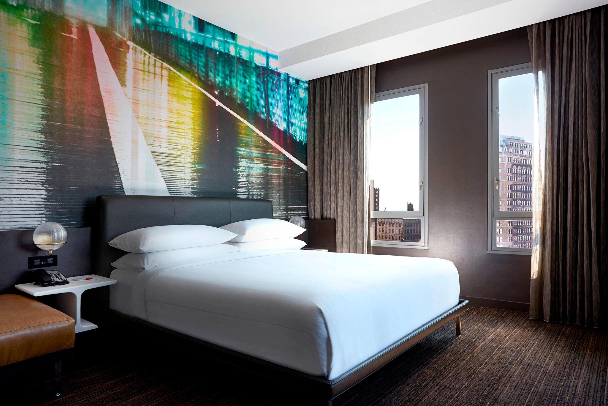 New York Marriott at the Brooklyn Bridge Photo