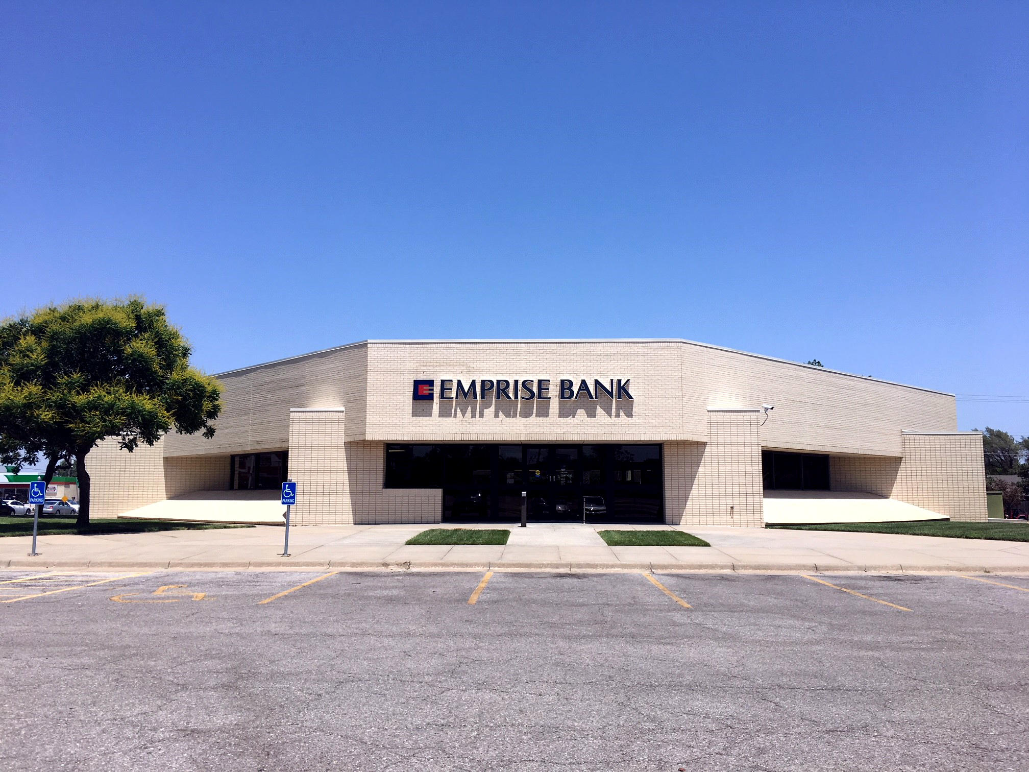 Emprise Bank Photo