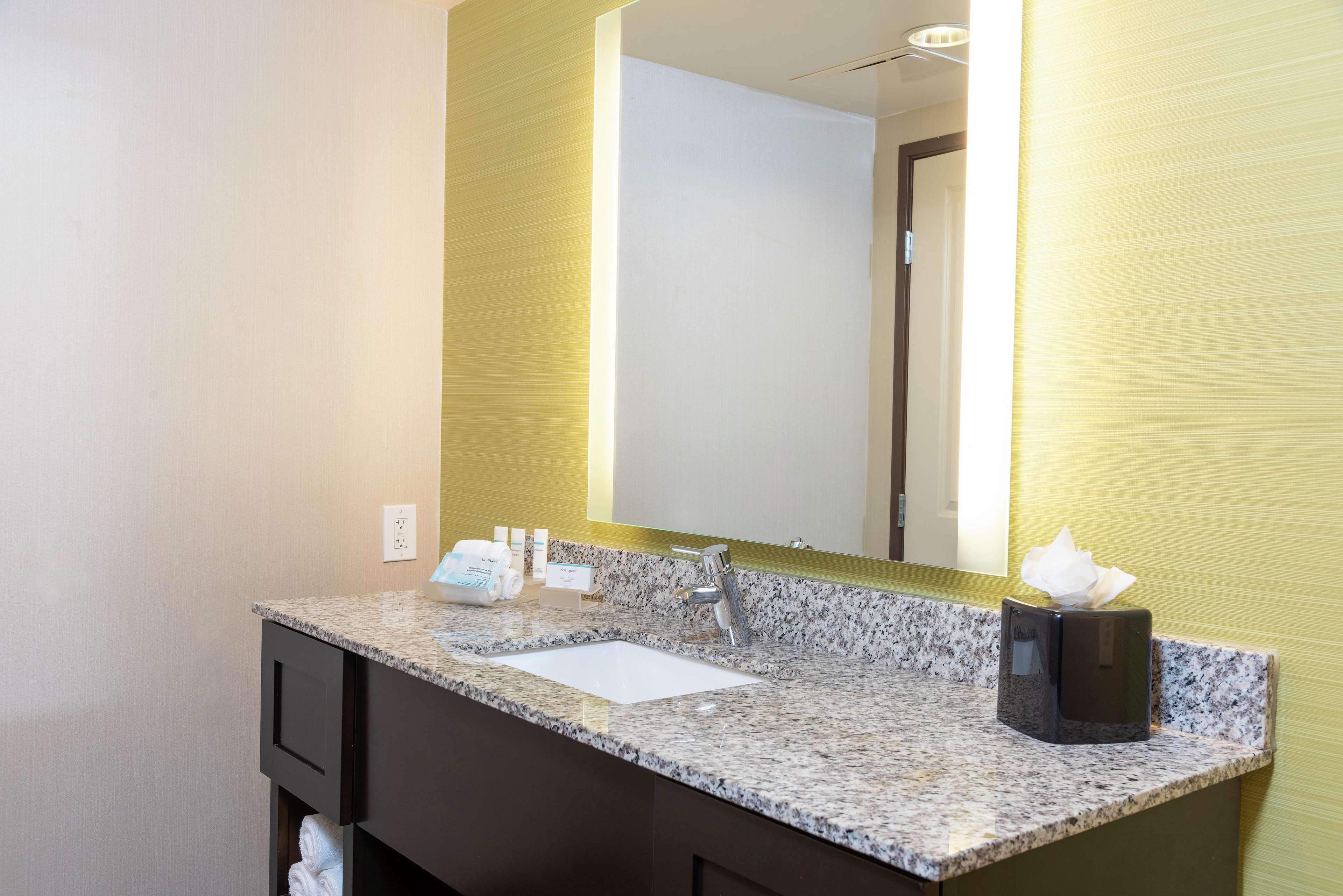 Homewood Suites by Hilton Columbus/Polaris, OH Photo