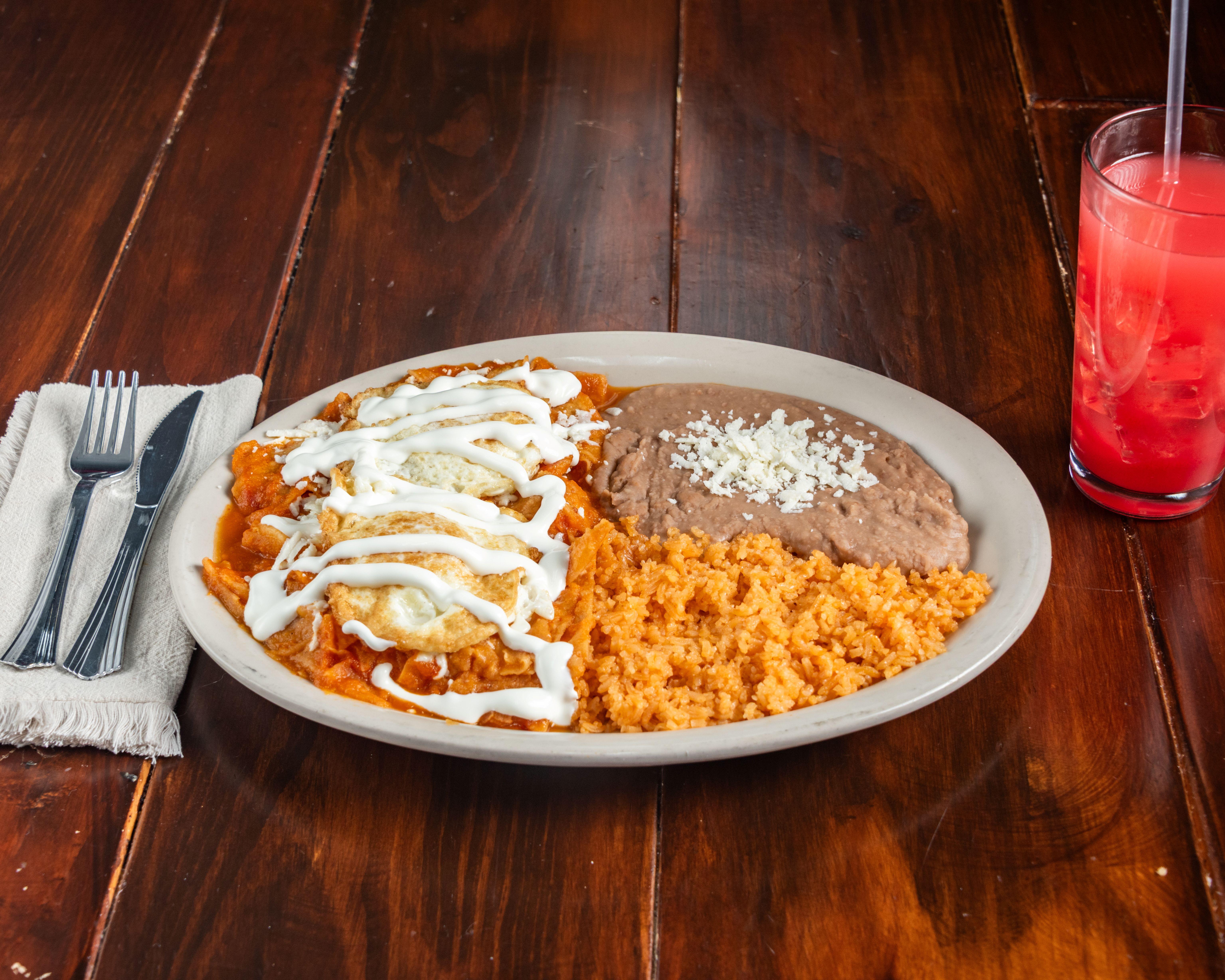 Chilaquiles Con 2 Huevos, Queso, Crema