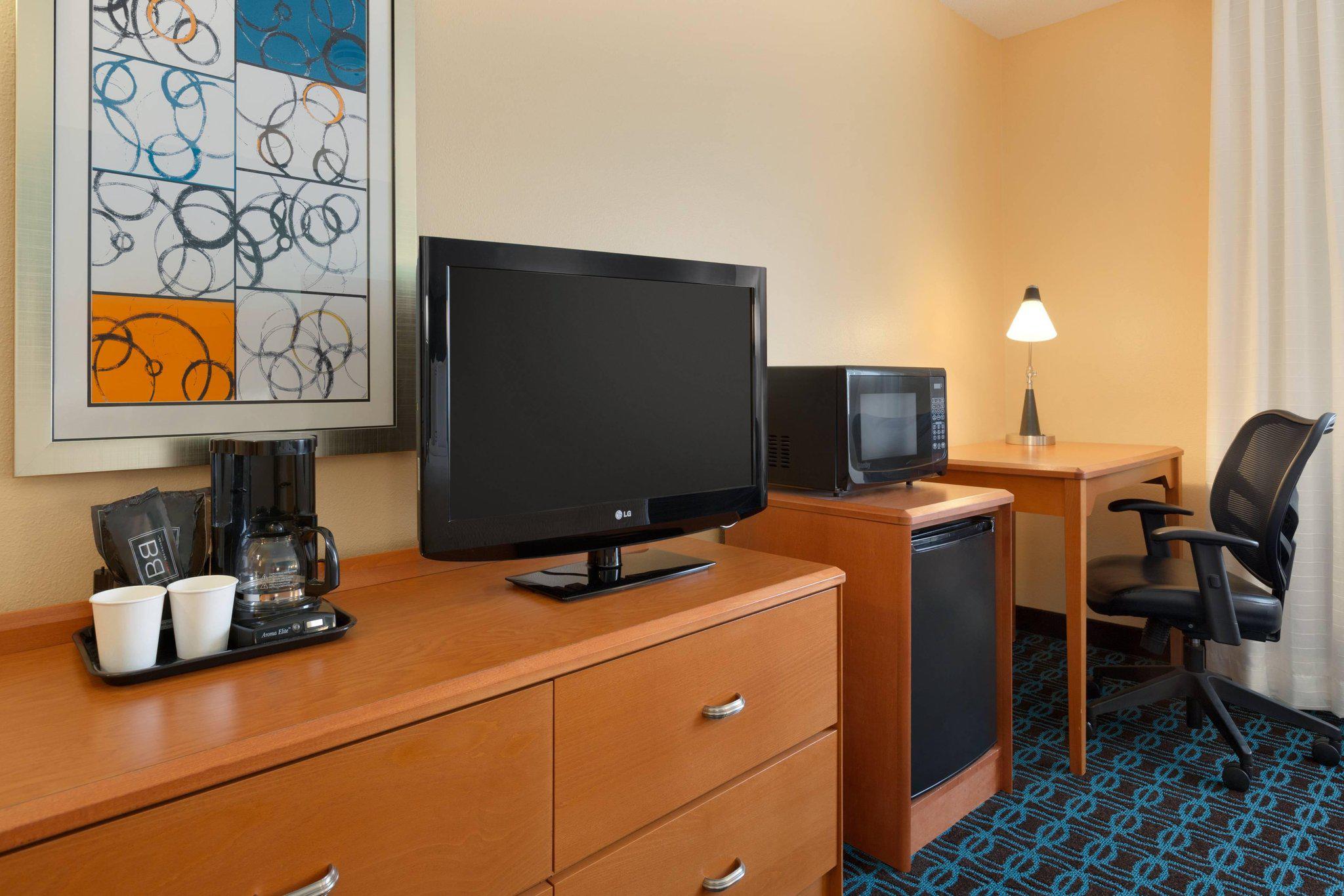 Fairfield Inn & Suites by Marriott Bismarck North Photo