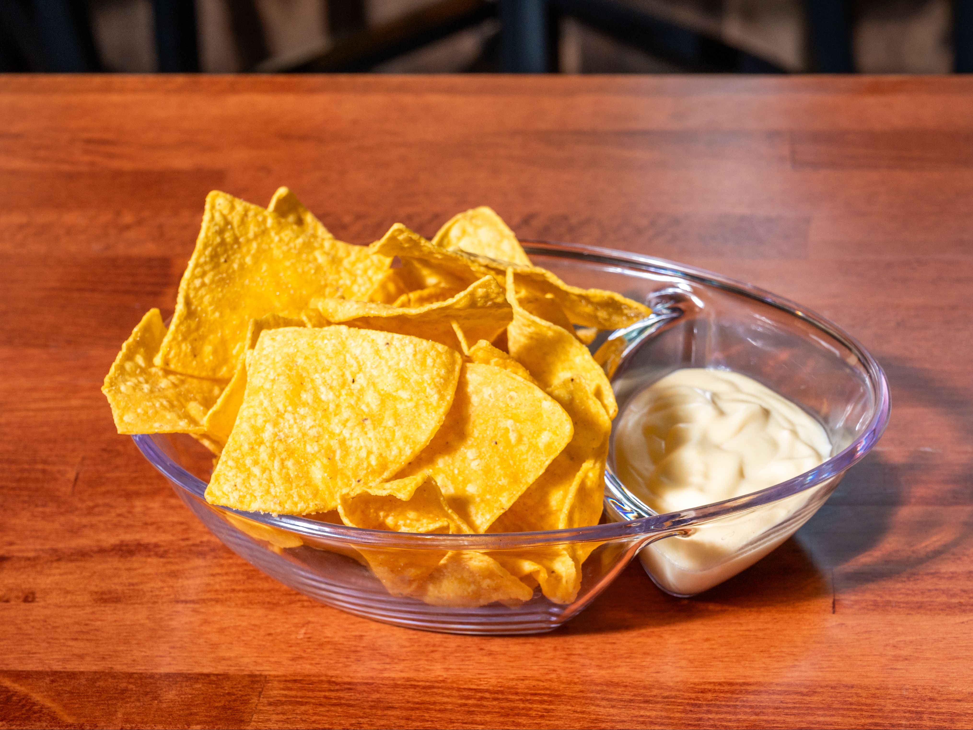 Chips With Queso