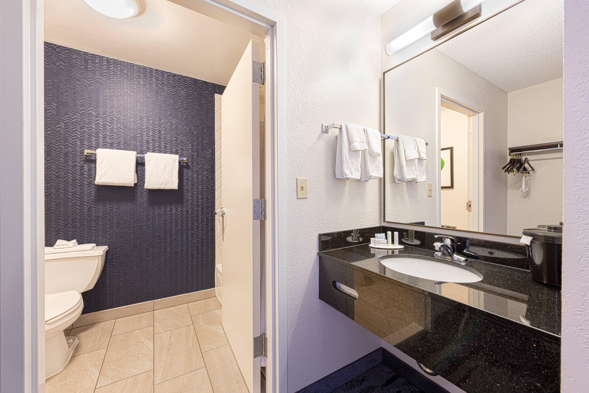 Fairfield Inn & Suites by Marriott Chicago Naperville Photo